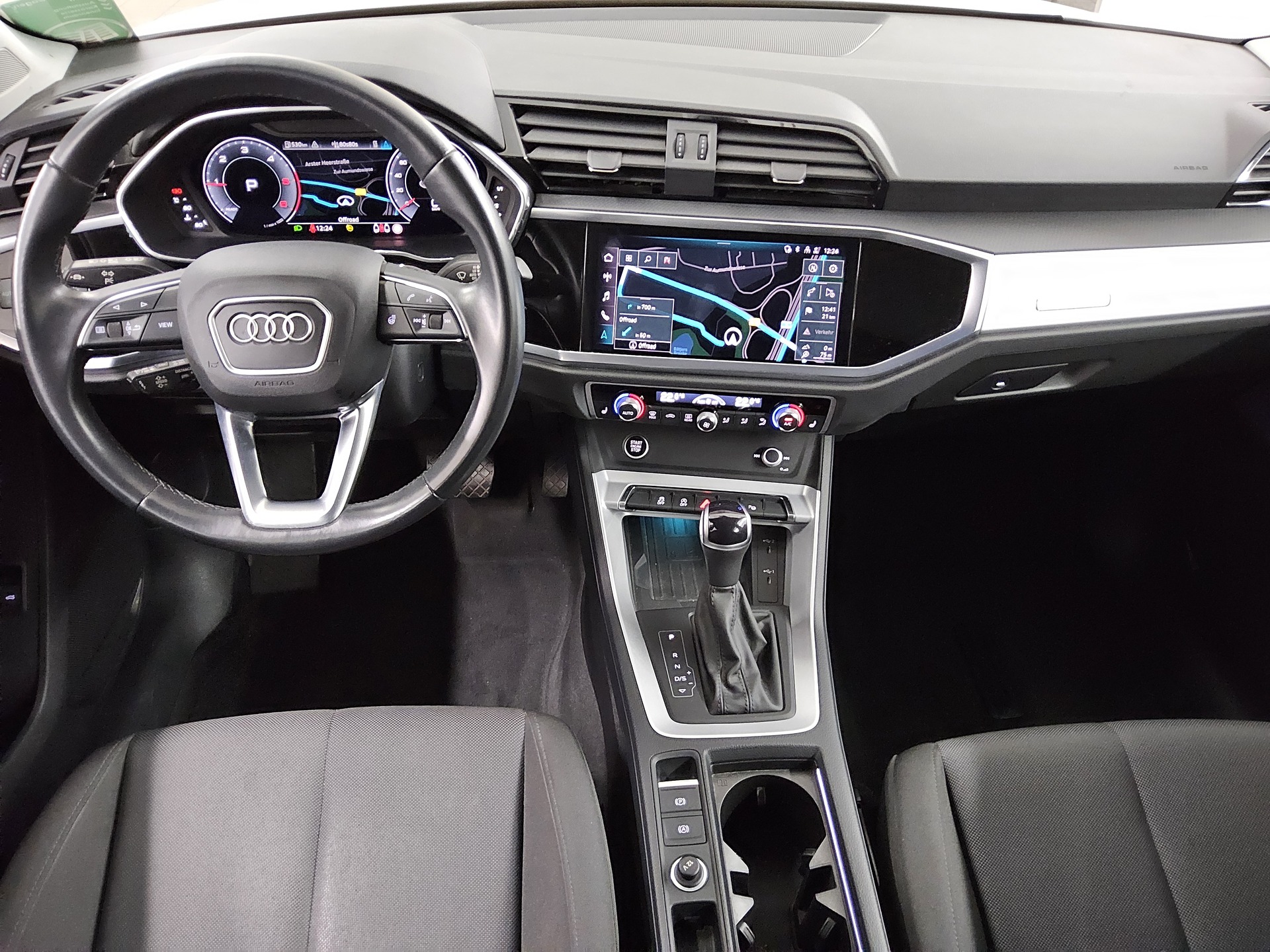 Audi Q3 40 TDI Qu. Navi LED vc RFK Shz 5