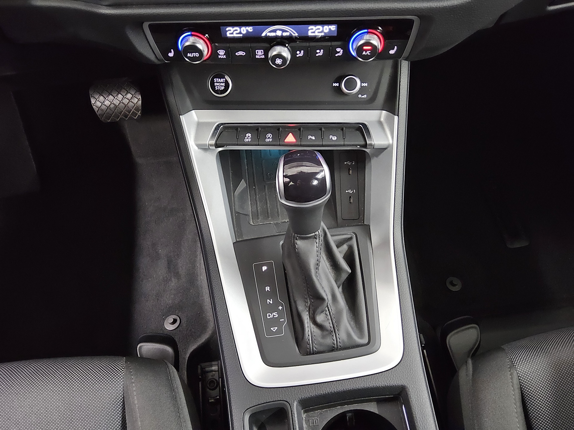 Audi Q3 40 TDI Qu. Navi LED vc RFK Shz 6