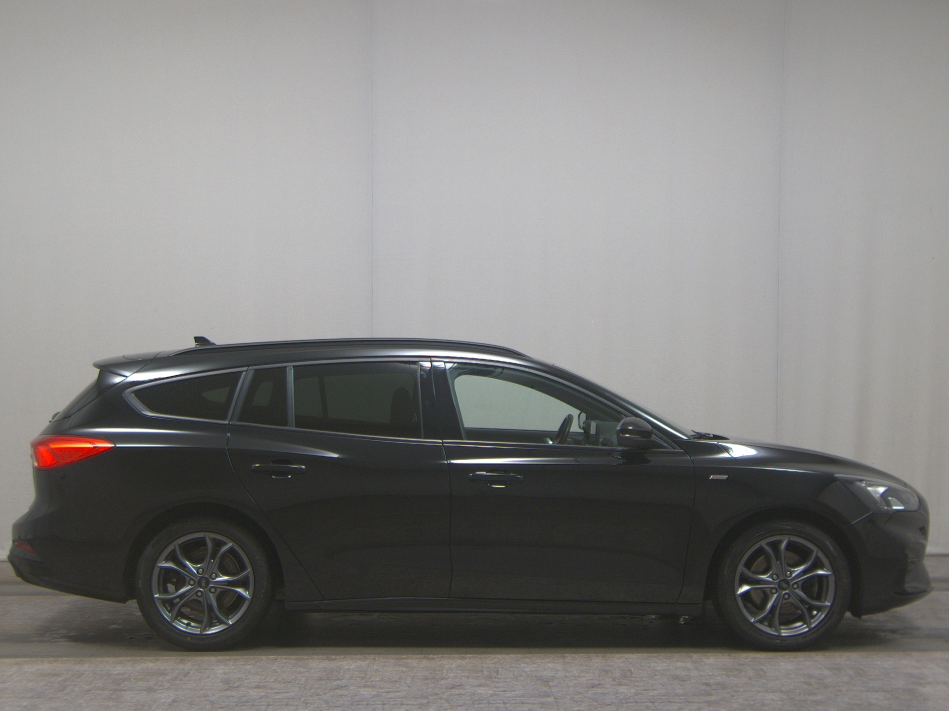 Ford Focus Turnier 1.0 EB ST-Line ACC LED Navi RfK