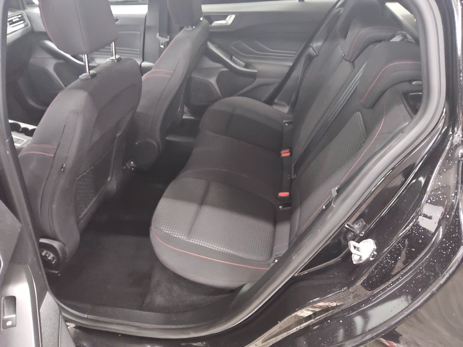 Ford Focus Turnier 1.0 EB ST-Line ACC LED Navi RfK 13