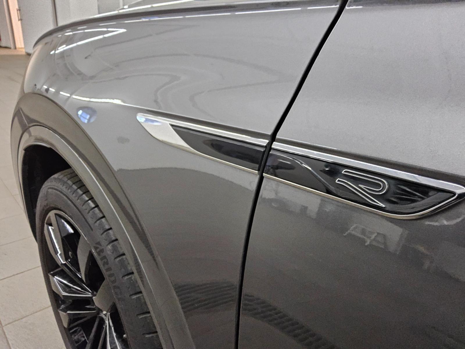 Volkswagen Touareg 3.0 TDI 4M R-Line Luft Pano Matrix AHK 13