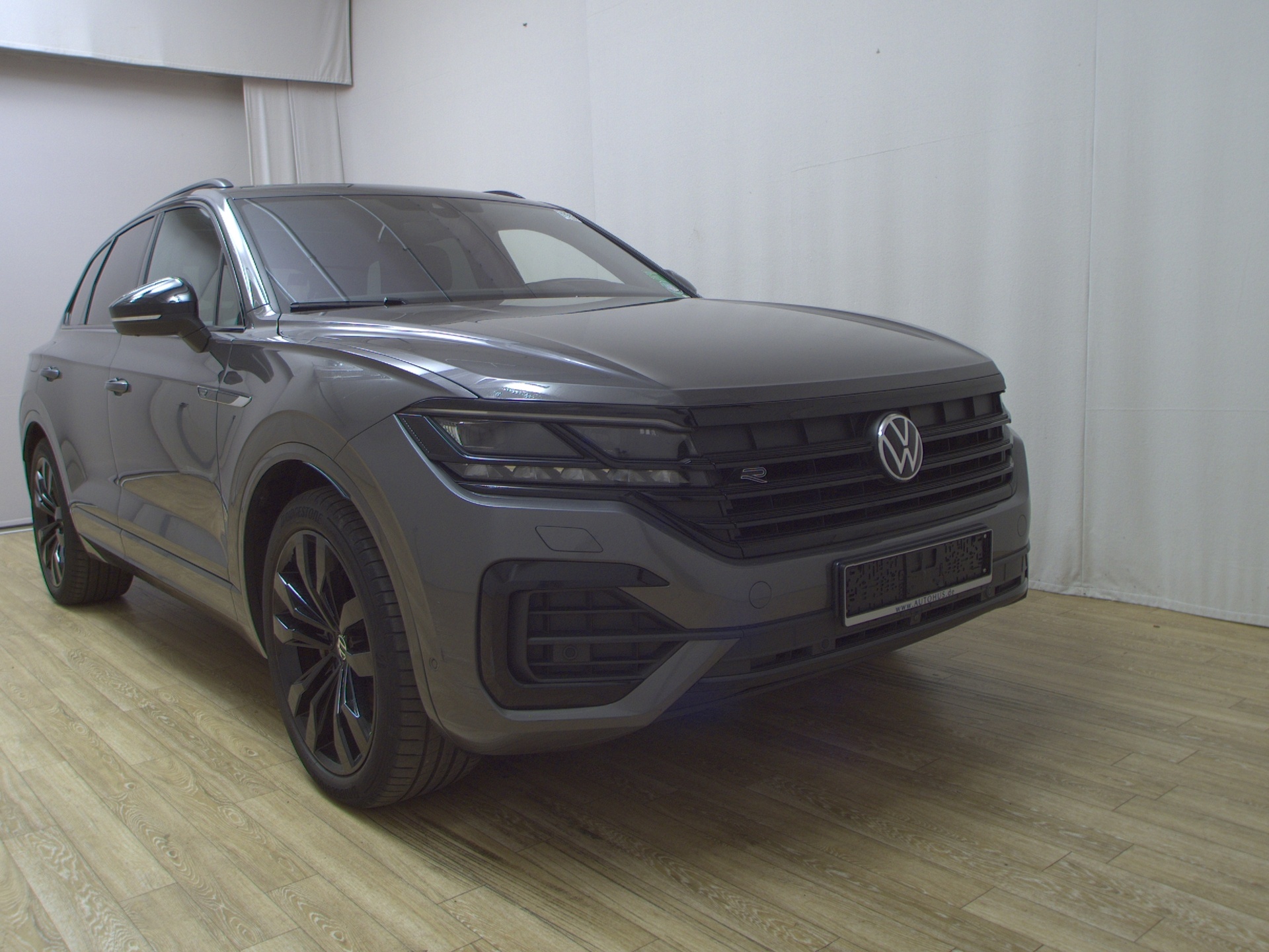 Volkswagen Touareg 3.0 TDI 4M R-Line Luft Pano Matrix AHK 3