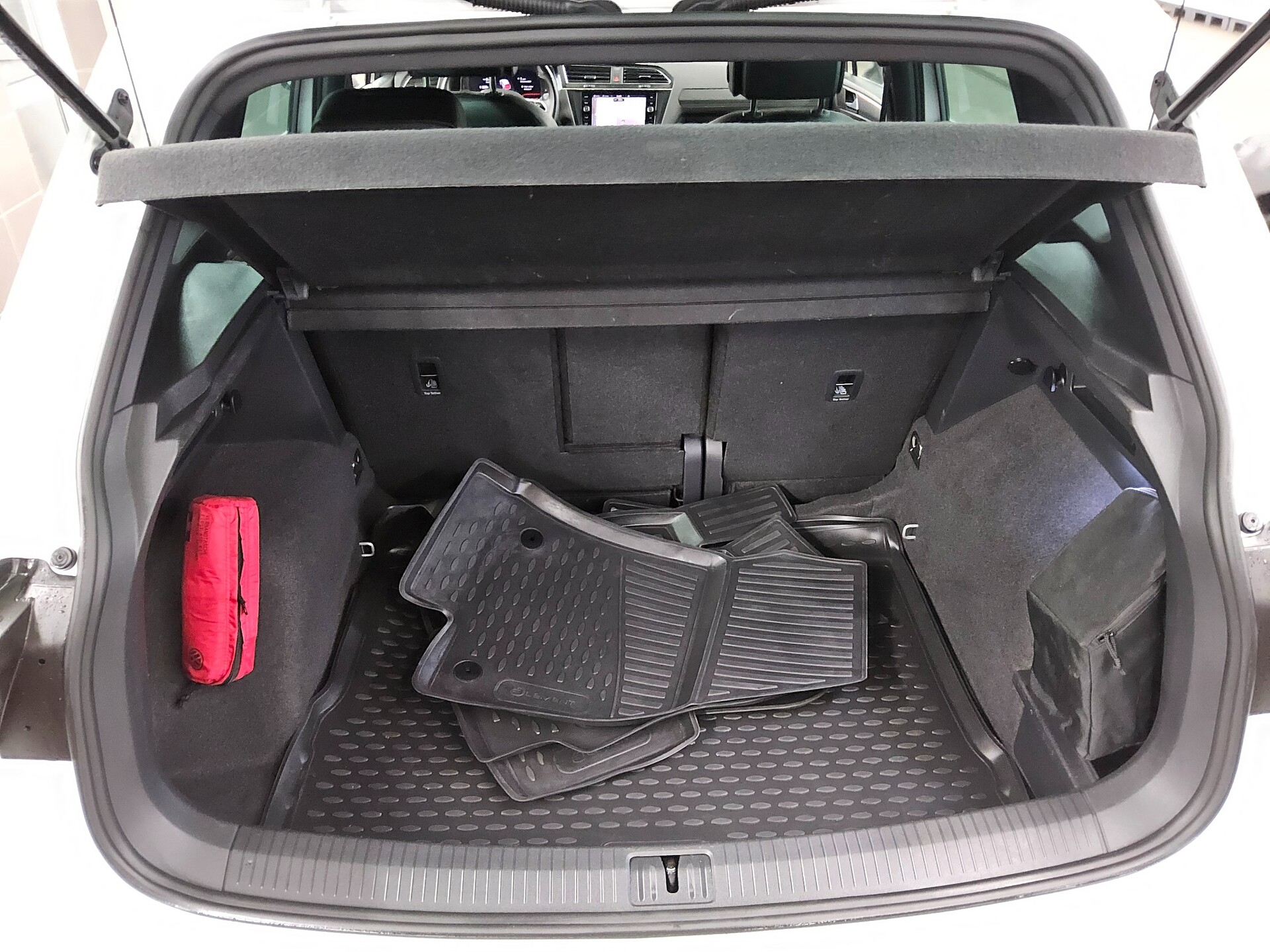 Volkswagen Tiguan 2.0 TDI 4M R-Line Navi Matrix AID 360° 12