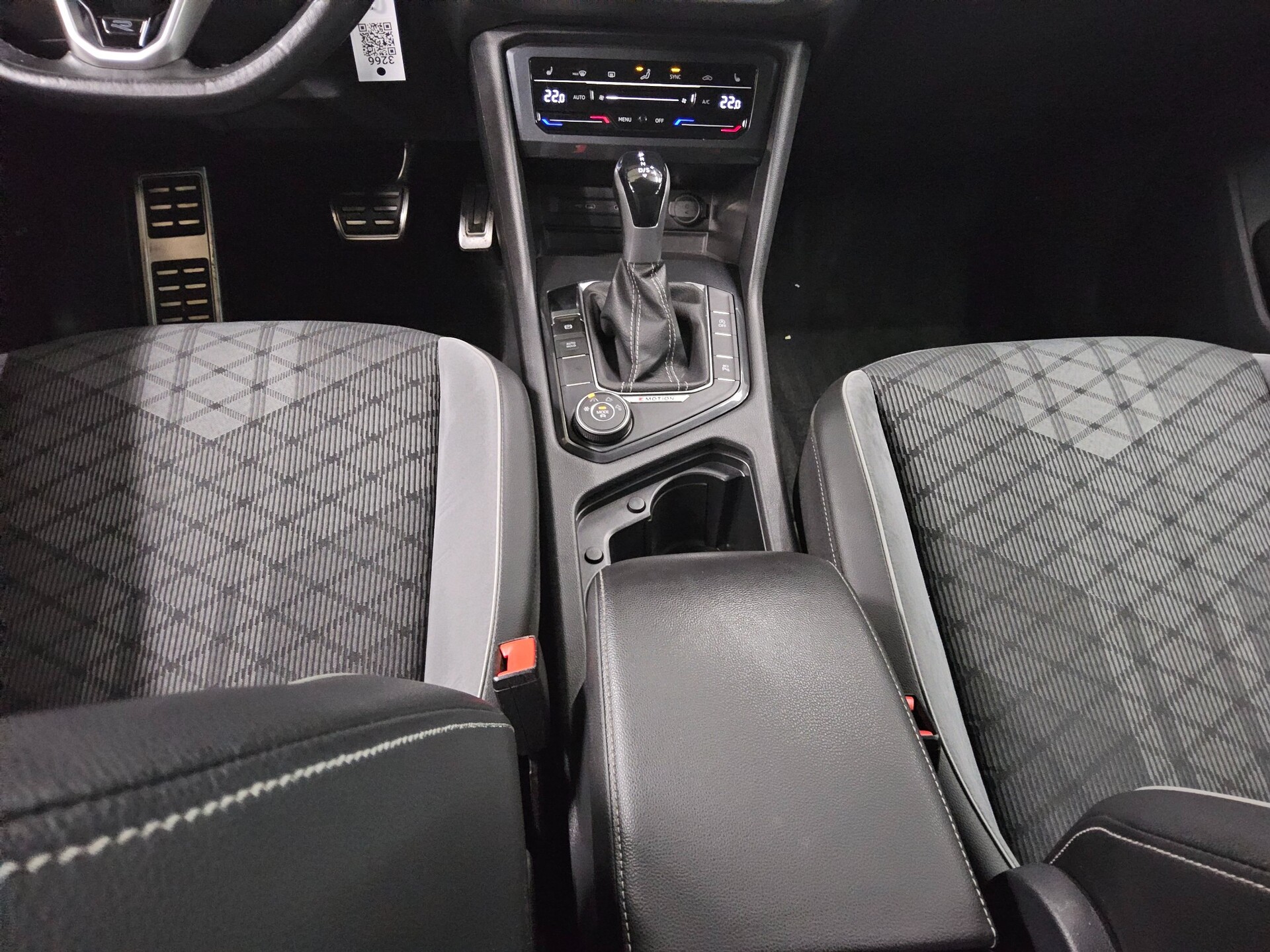 Volkswagen Tiguan 2.0 TDI 4M R-Line Navi Matrix AID 360° 6