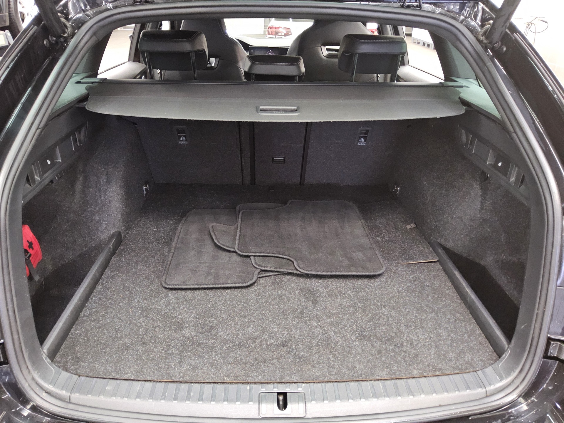 Skoda Octavia Kombi 1.4 TSI iV RS Navi LED HuD Canton 12