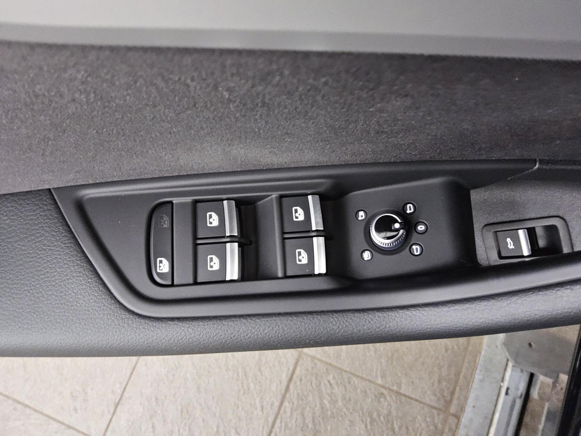 Audi A4 Avant 30 TDI advanced Navi+ LED PDC AHK 9