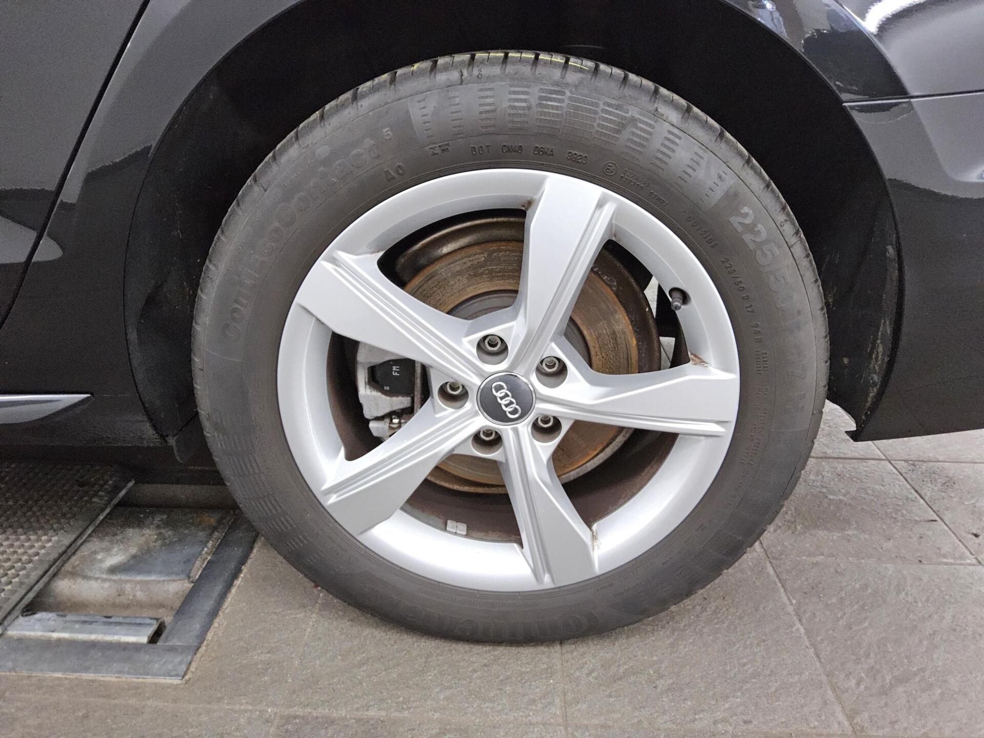 Audi A4 Avant 30 TDI advanced Navi+ LED PDC AHK 10