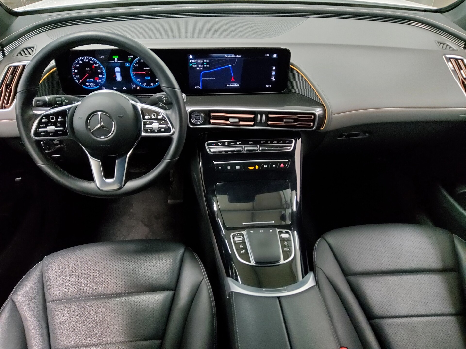 Mercedes-Benz EQC 400 4M Leder Navi LED Sound RfK Ambiente 5