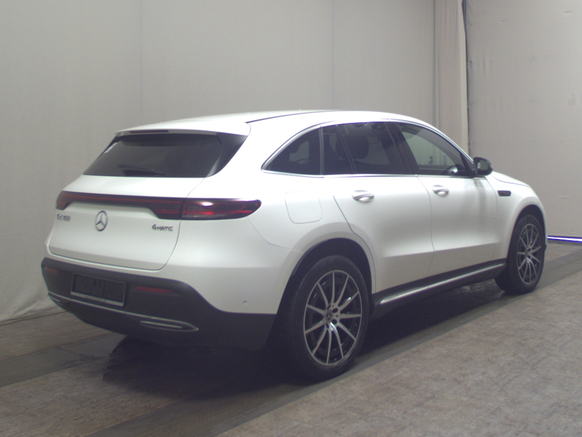 Mercedes-Benz EQC 400 4M Leder Navi LED Sound RfK Ambiente 4