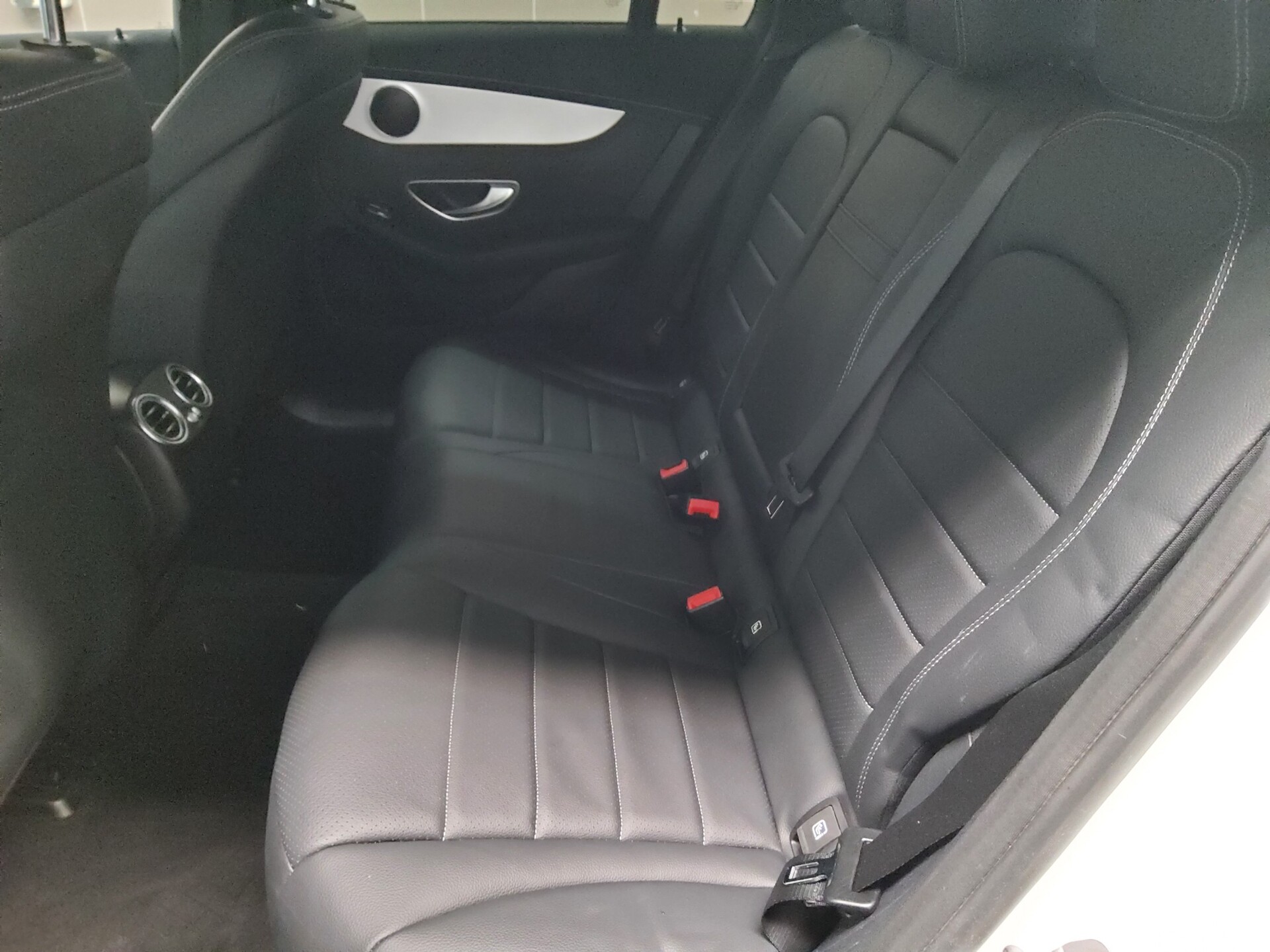 Mercedes-Benz EQC 400 4M Leder Navi LED Sound RfK Ambiente 13