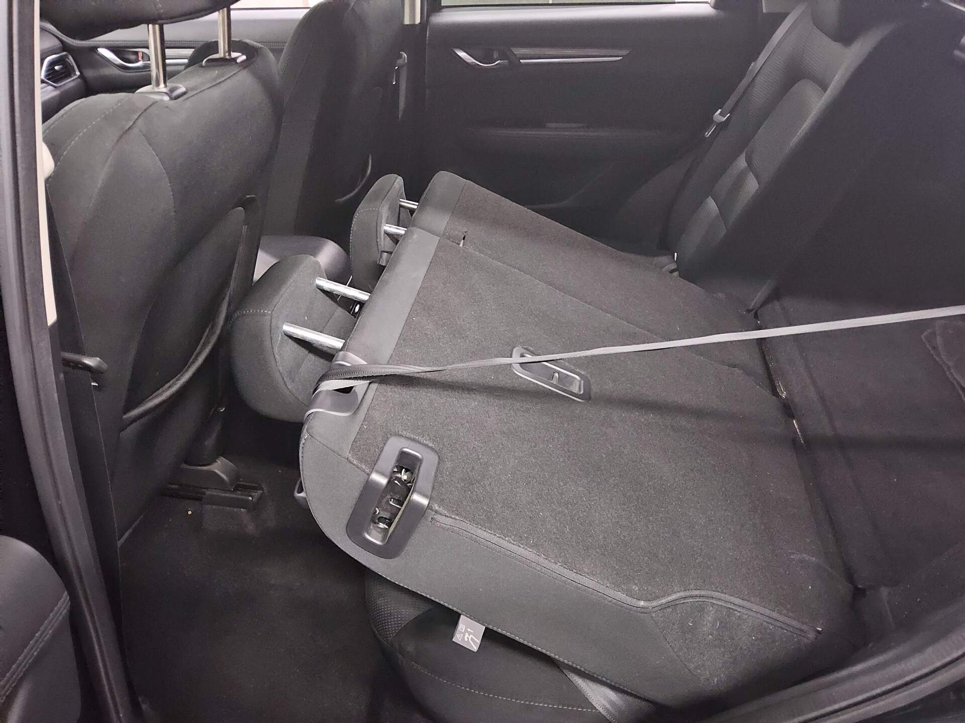 Mazda CX-5 2.2 SKYACTIV-D Sports-Line Navi LED RFK 12