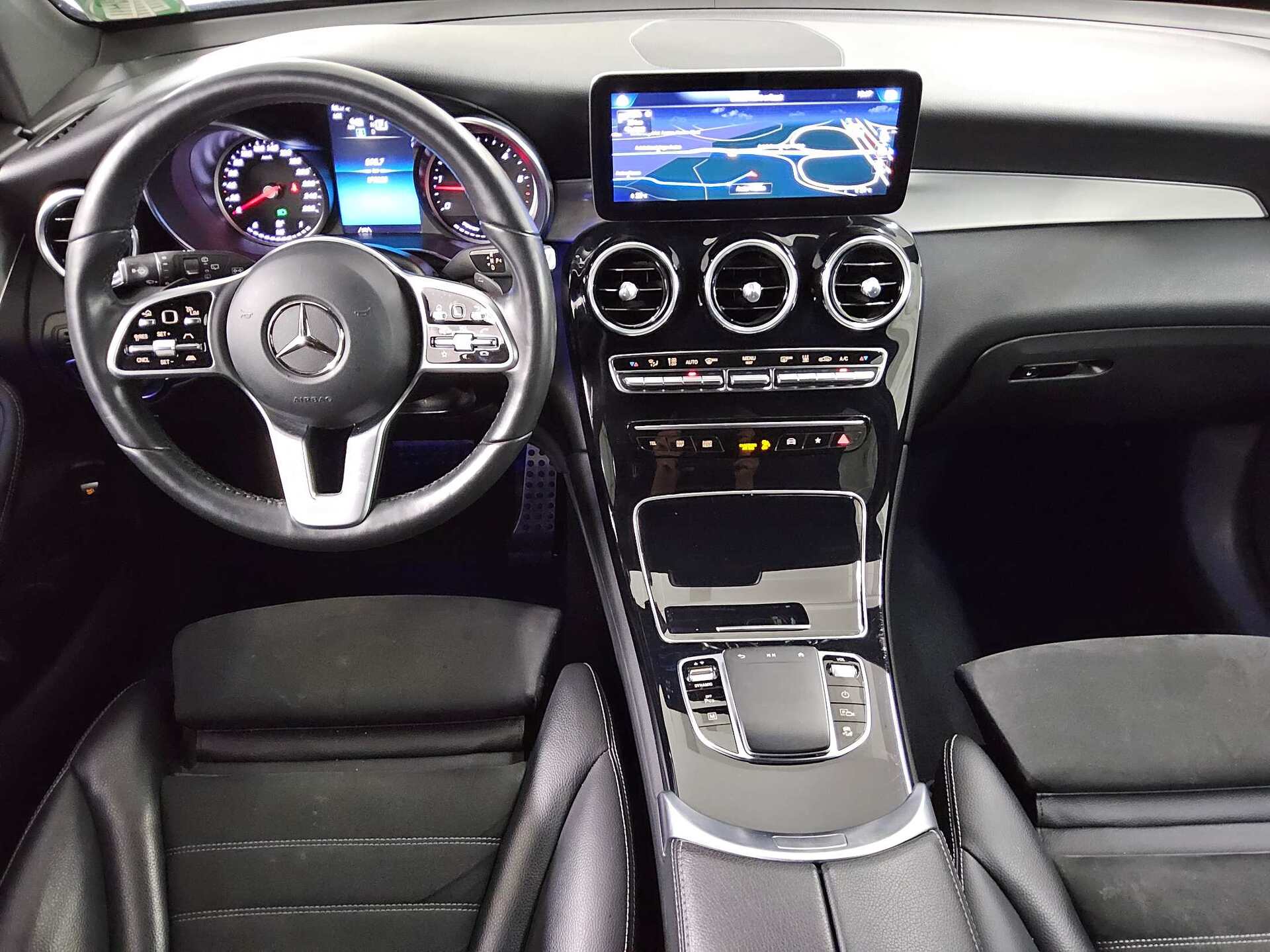Mercedes-Benz GLC 300 de 4M AMG-Line Night Navi LED Distr.+ 5