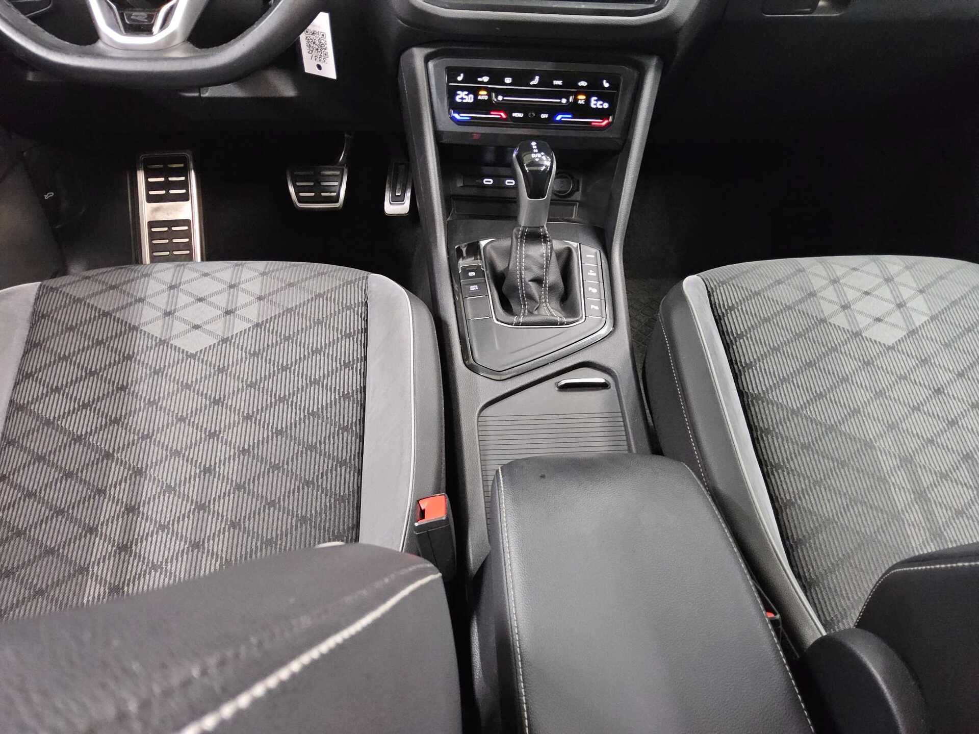 Volkswagen Tiguan 1.4 TSI eHybrid R-Line Black Pano Matrix 6