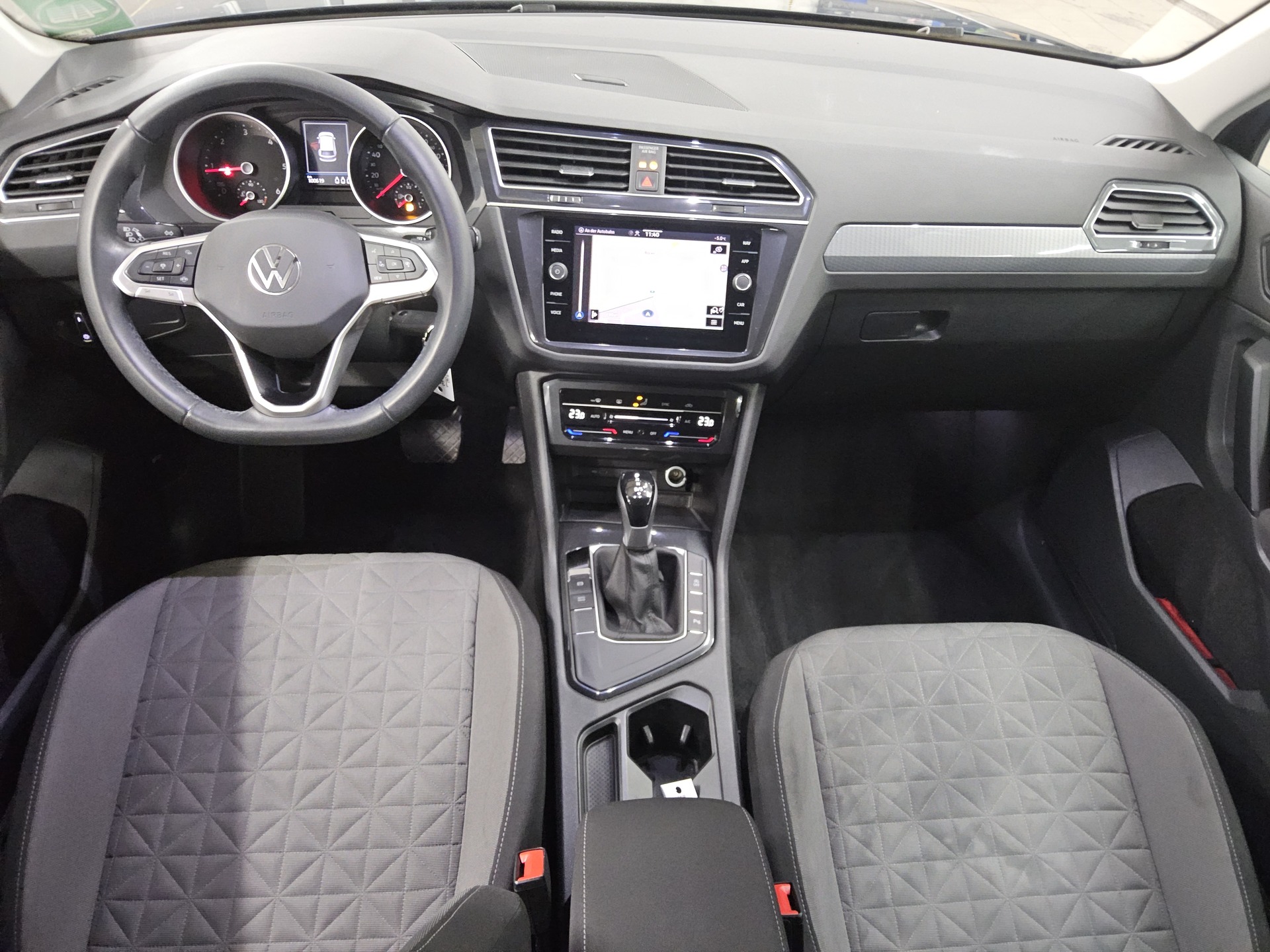 Volkswagen Tiguan 2.0 TDI Life Navi LED Shz PDC ACC 5