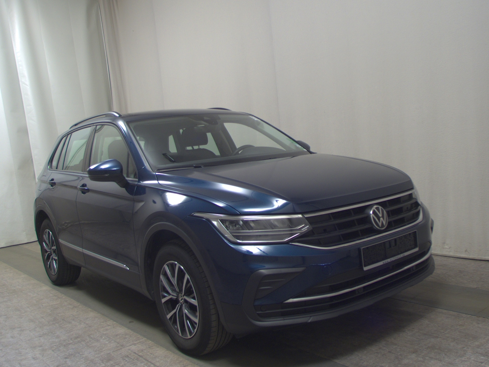 Volkswagen Tiguan 2.0 TDI Life Navi LED Shz PDC ACC 3