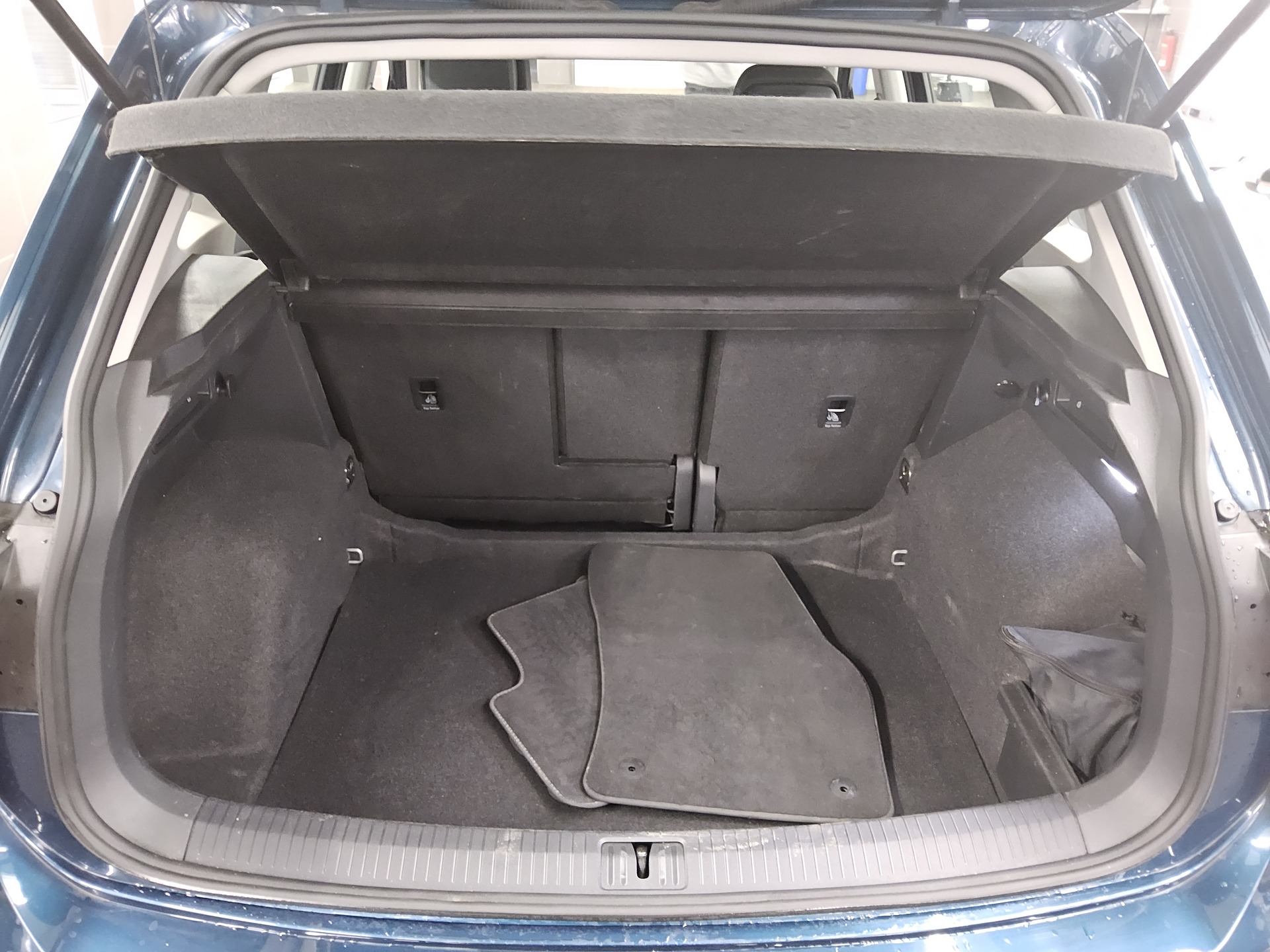 Volkswagen Tiguan 2.0 TDI Life Navi LED Shz PDC ACC 11