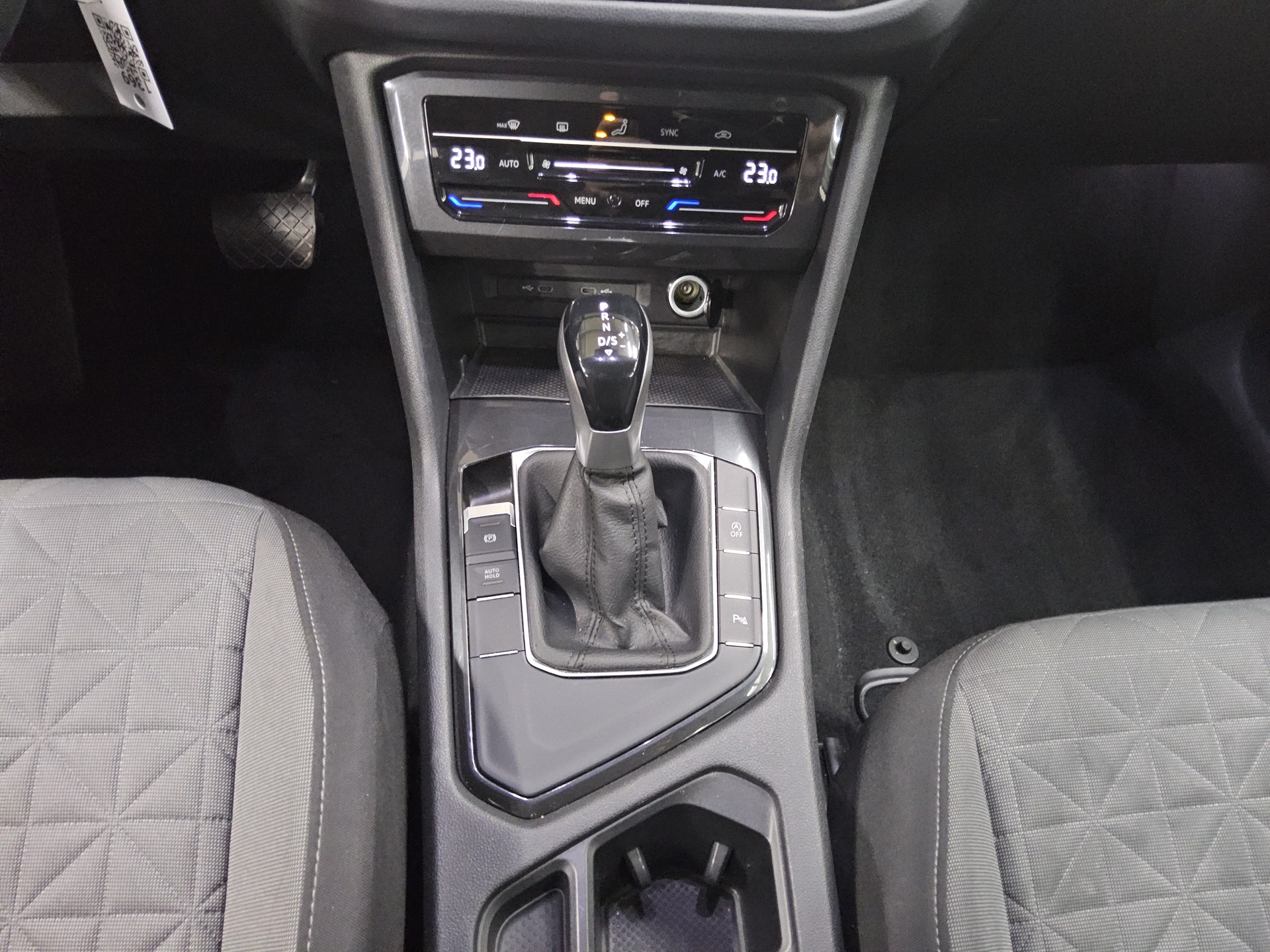 Volkswagen Tiguan 2.0 TDI Life Navi LED Shz PDC ACC 6