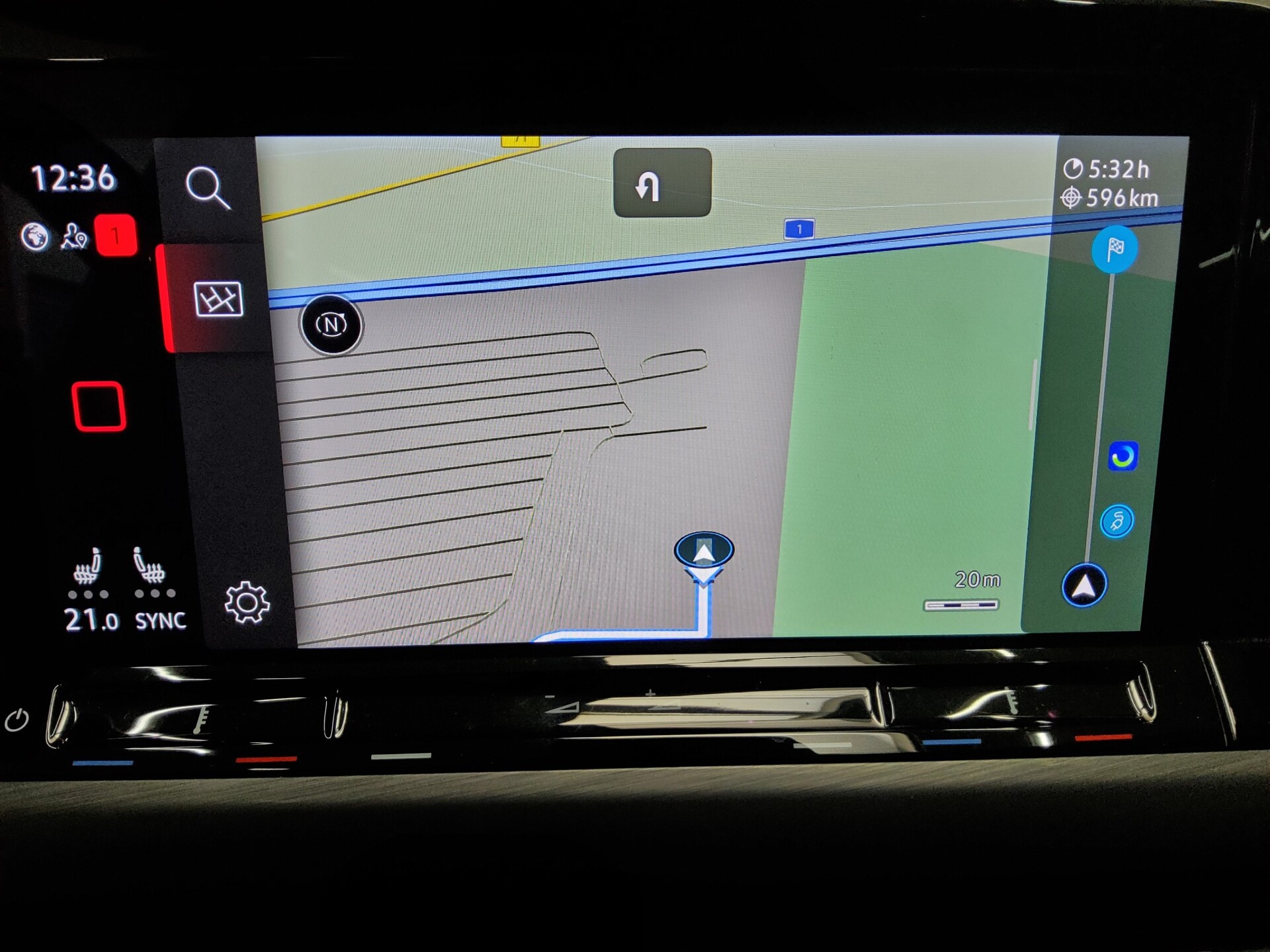 Volkswagen Golf-8 Var. 2.0 TDI Style Navi LED+ DC AHK 6