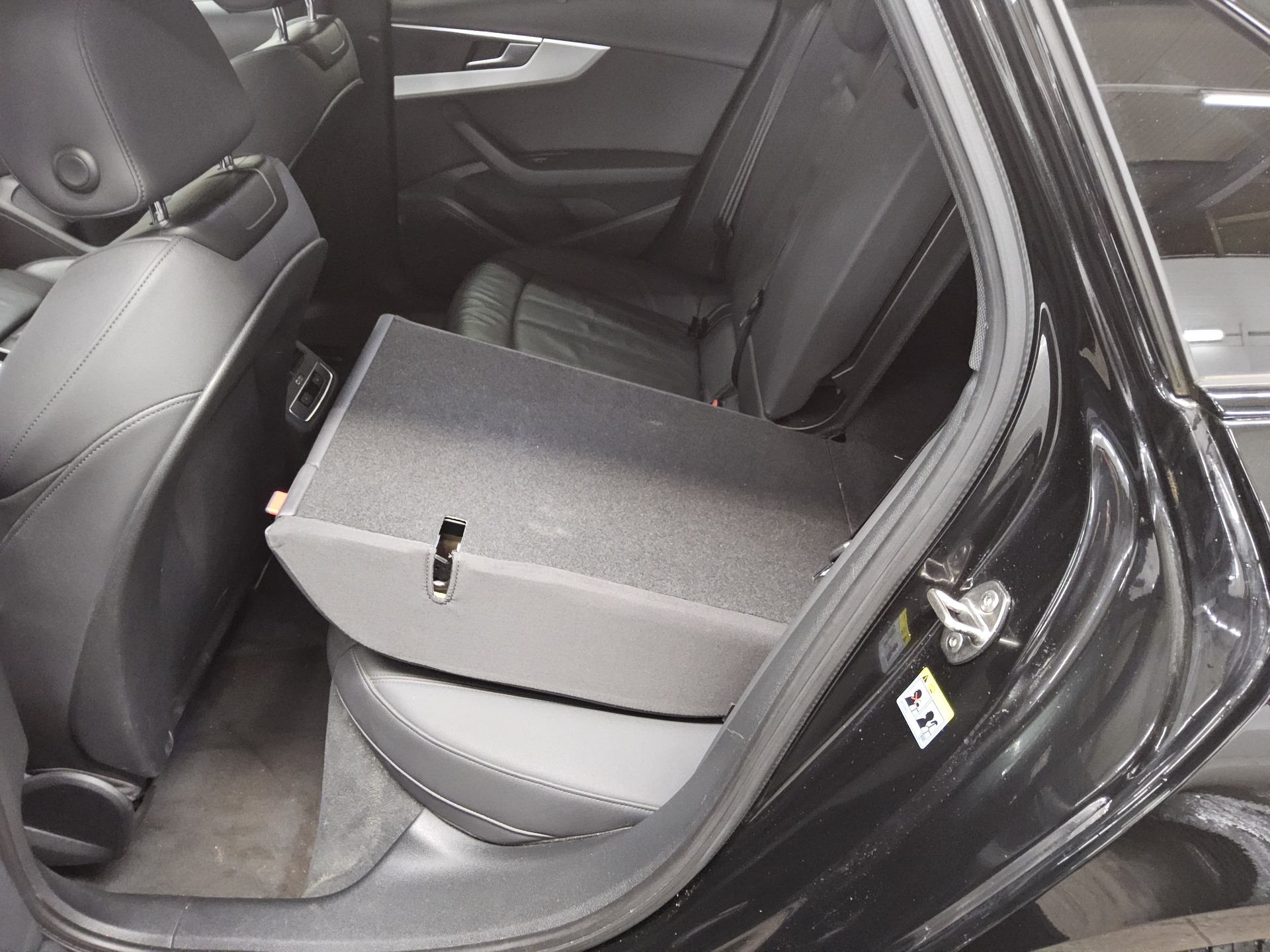 Audi A4 40 TDI advanced Leder Navi LED Sound ACC 12