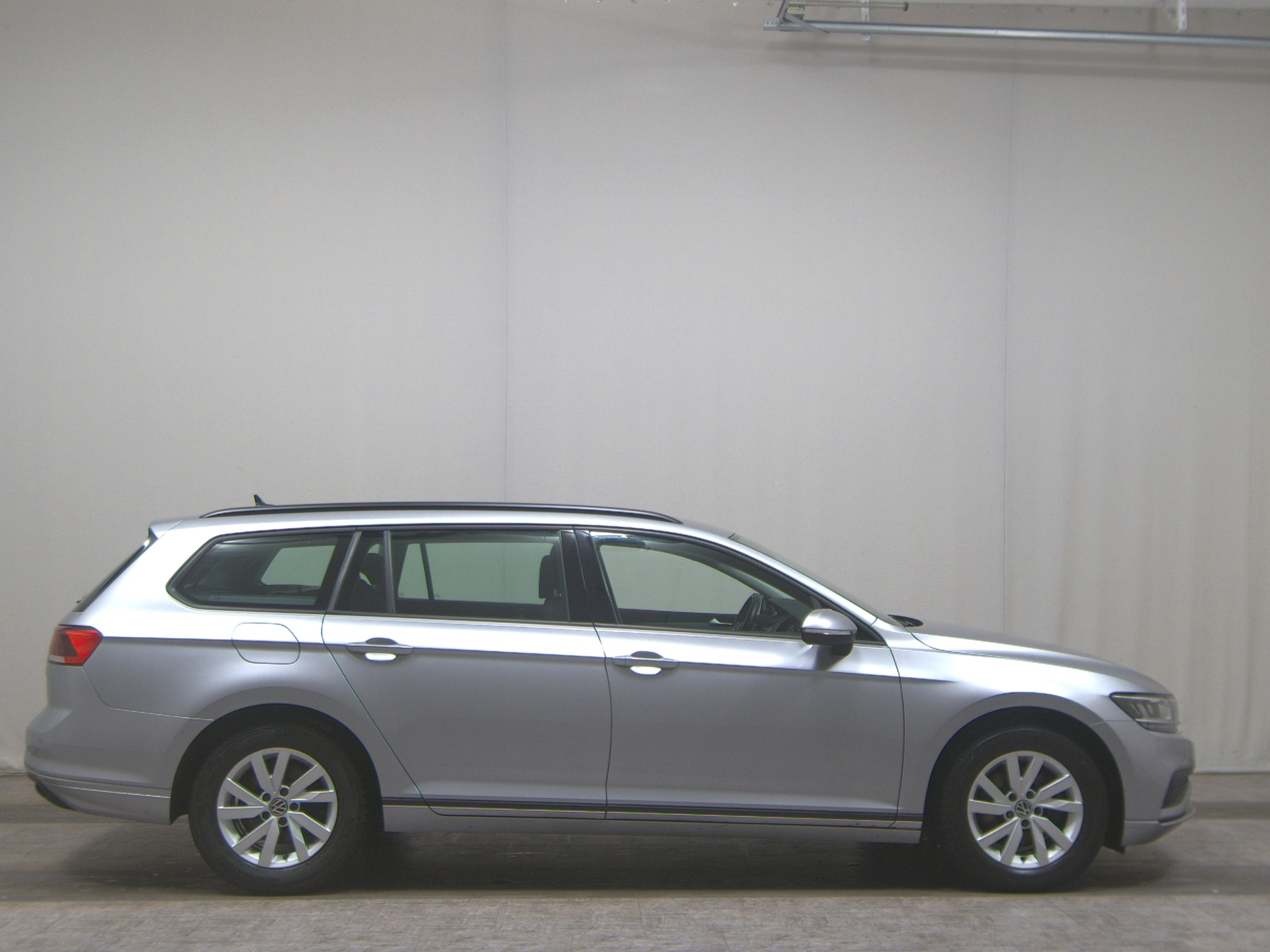 Volkswagen Passat Var. 2.0 TDI Navi LED PDC