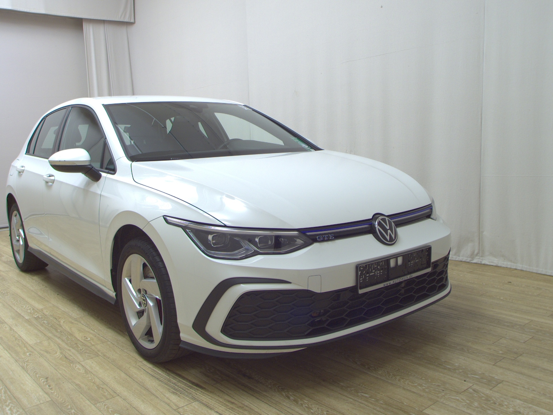 Volkswagen Golf-8 GTE 1.4 TSI eHybrid Navi LED DC PDC 3
