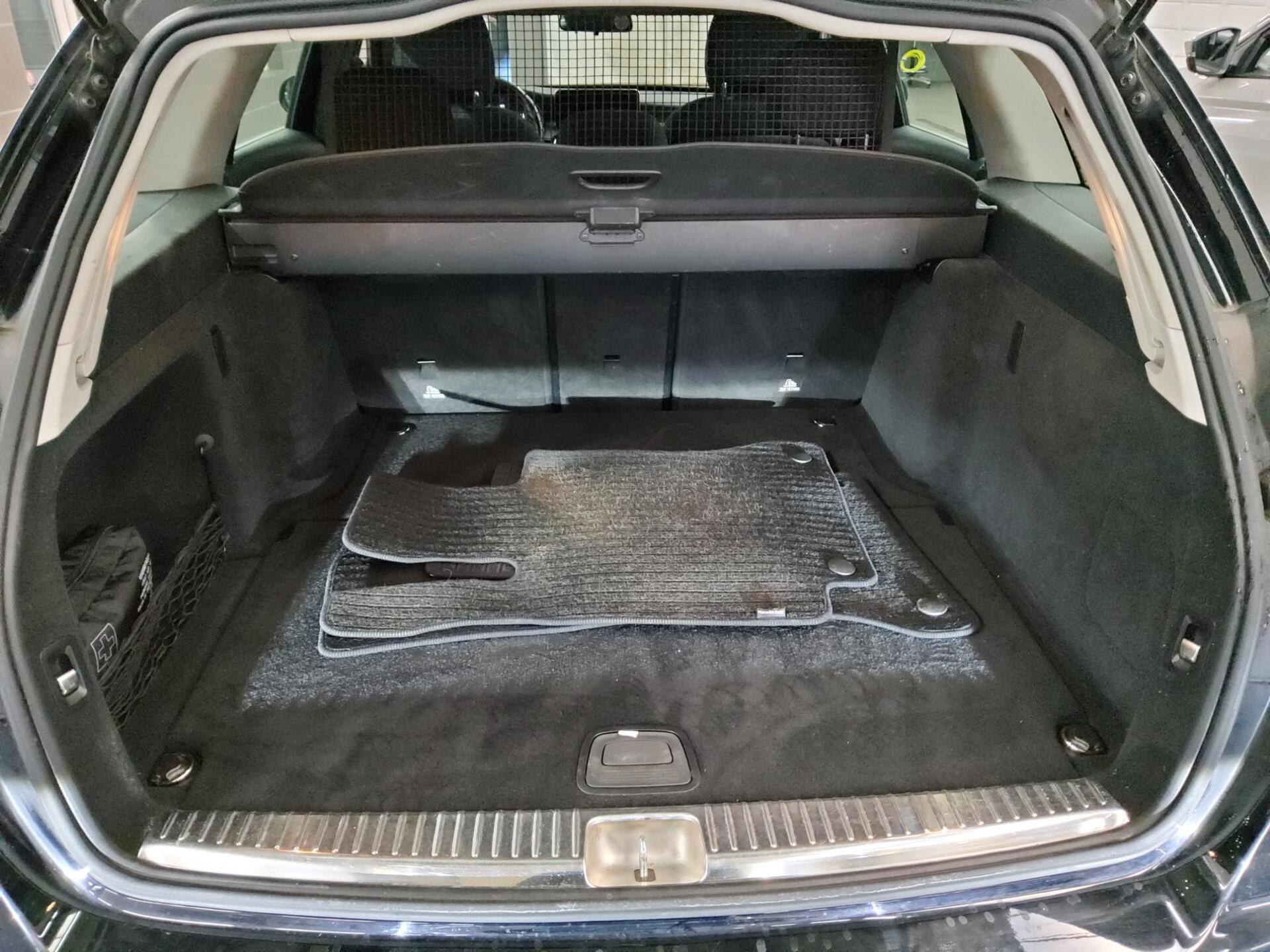 Mercedes-Benz C 200 T d Navi LED AHK PDC SHZ 11