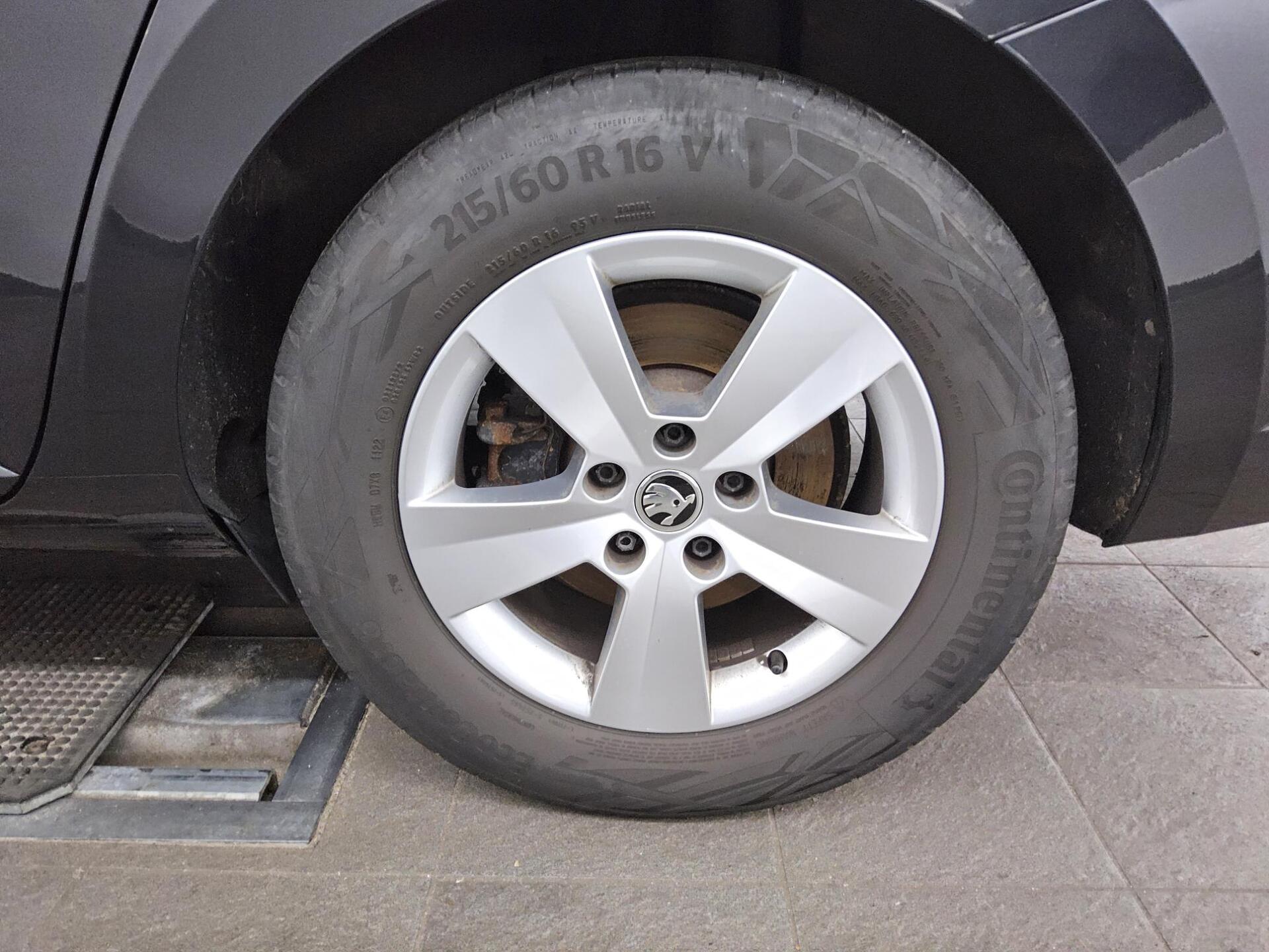 Skoda Superb Kombi 2.0 TDI Ambition Navi LED vc ACC 11