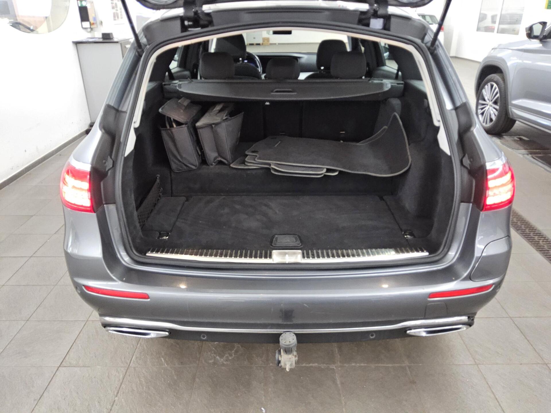 Mercedes-Benz E 300 T de Avantgarde Navi LED Widescreen 360° 12