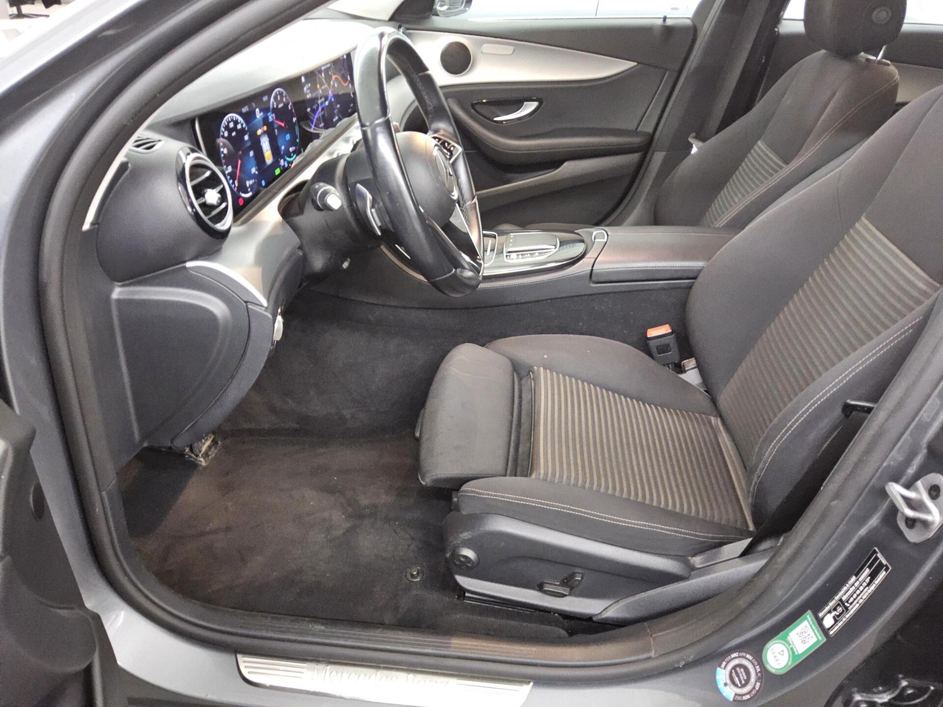 Mercedes-Benz E 300 T de Avantgarde Navi LED Widescreen 360° 9