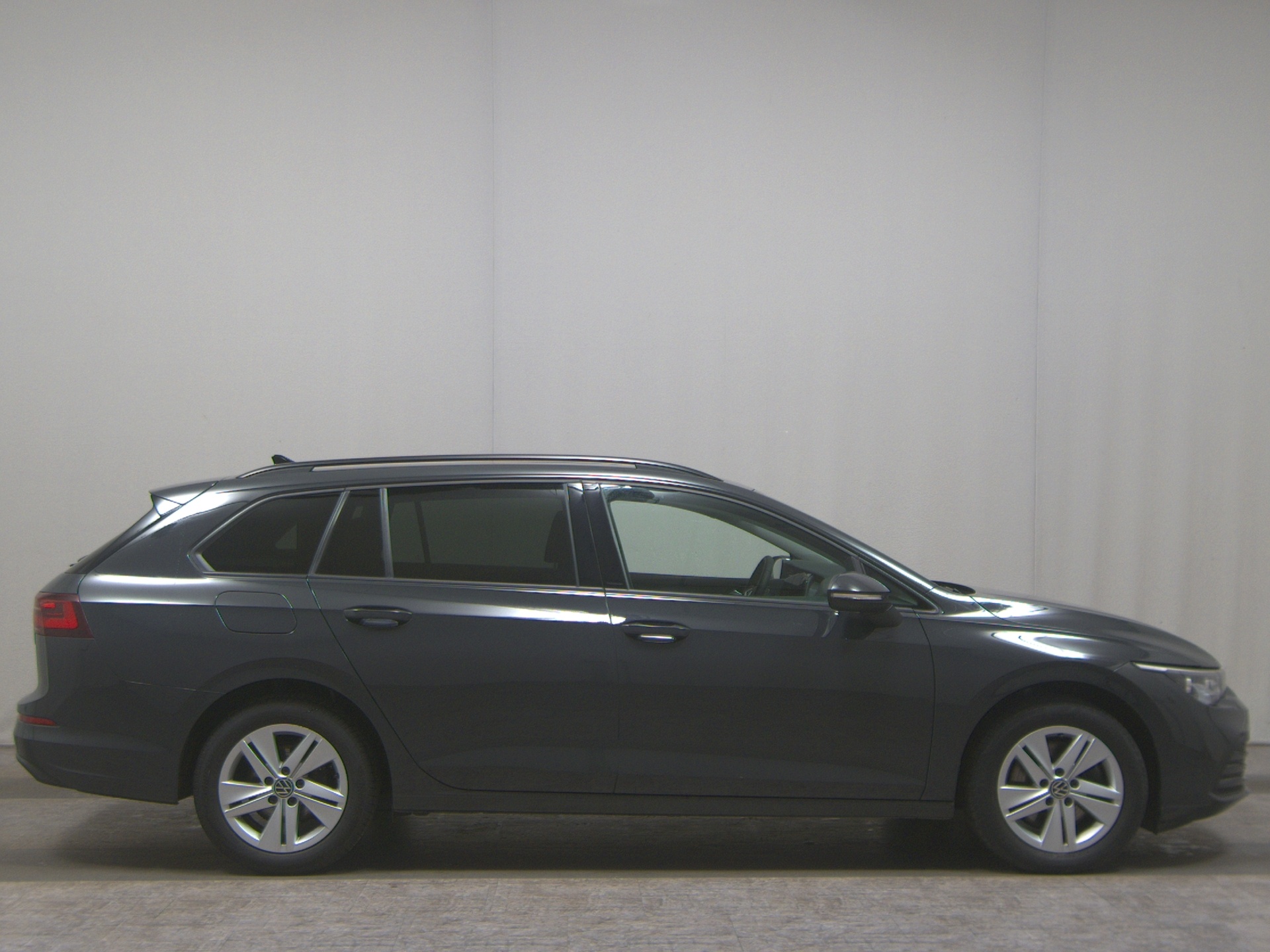 Volkswagen Golf-8 Var. 2.0 TDI Life Navi IQ.Light DC RFK