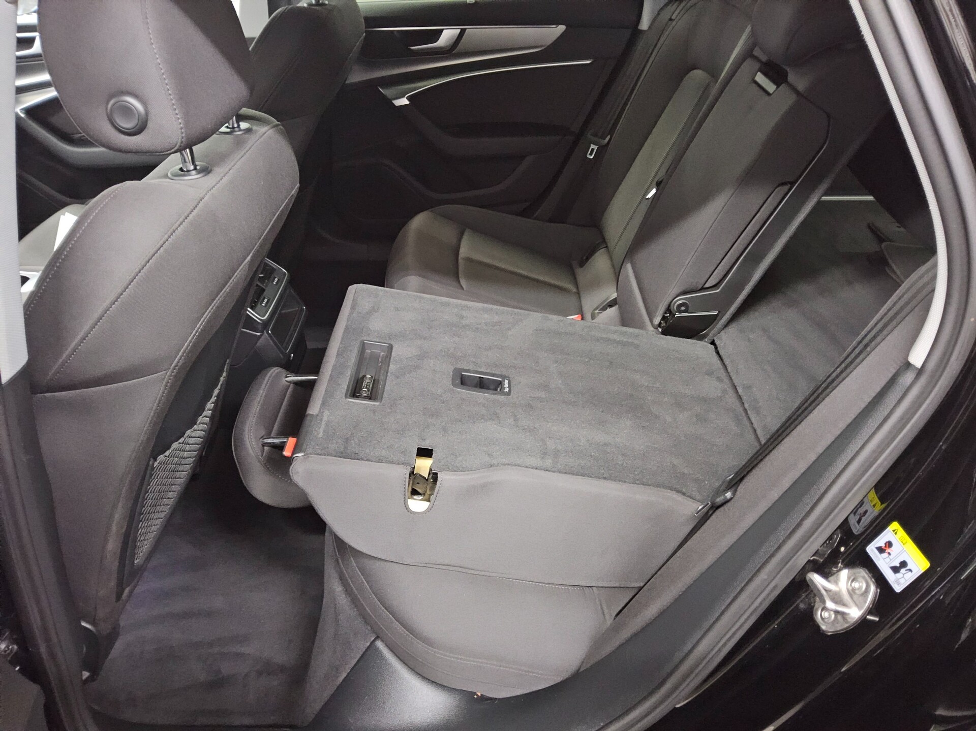 Audi A6 Avant 35 TDI sport Navi LED Sound RFK AHK 12