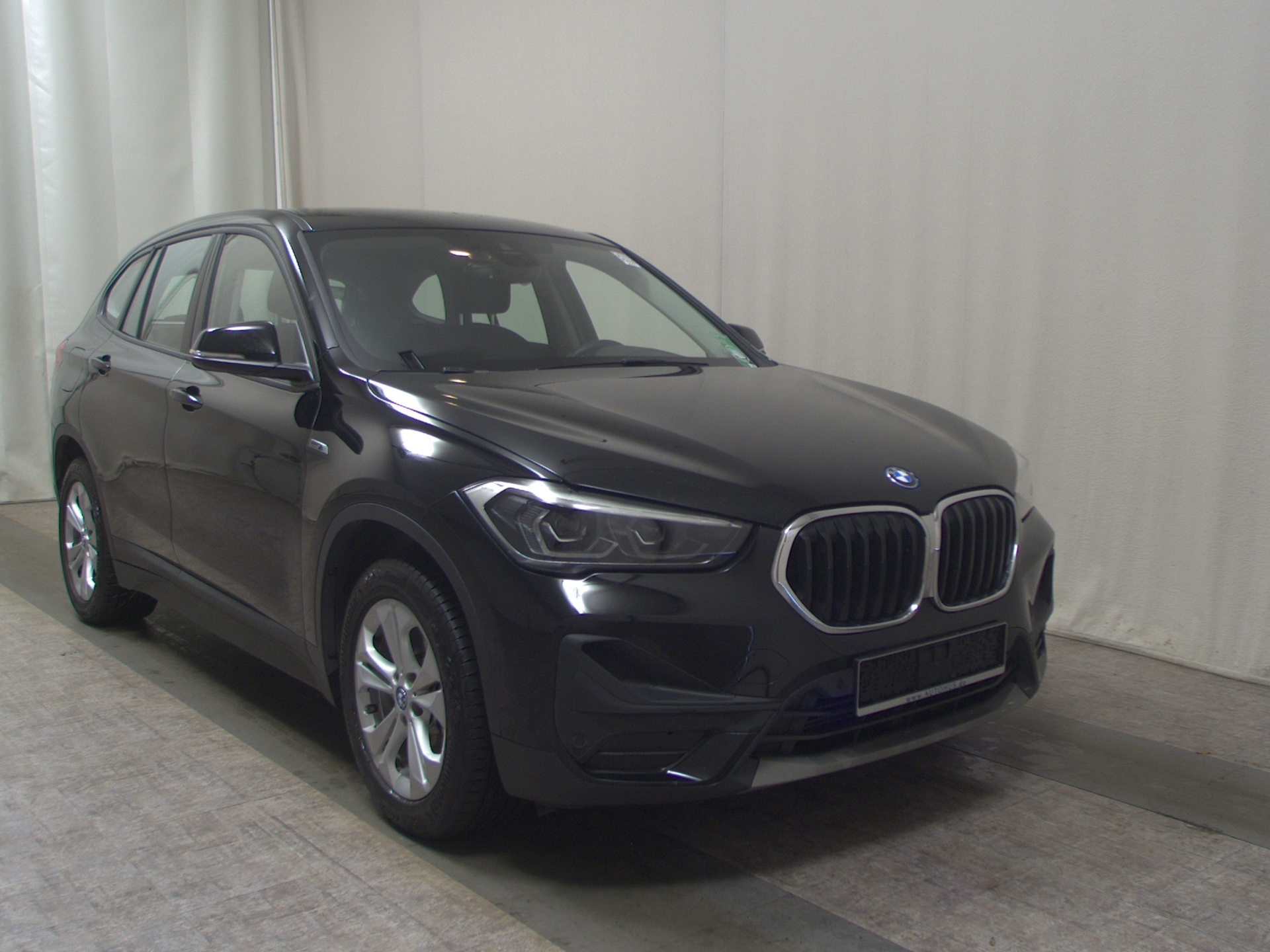 BMW X1 xDrive25e Advantage Navi LED PDC 3