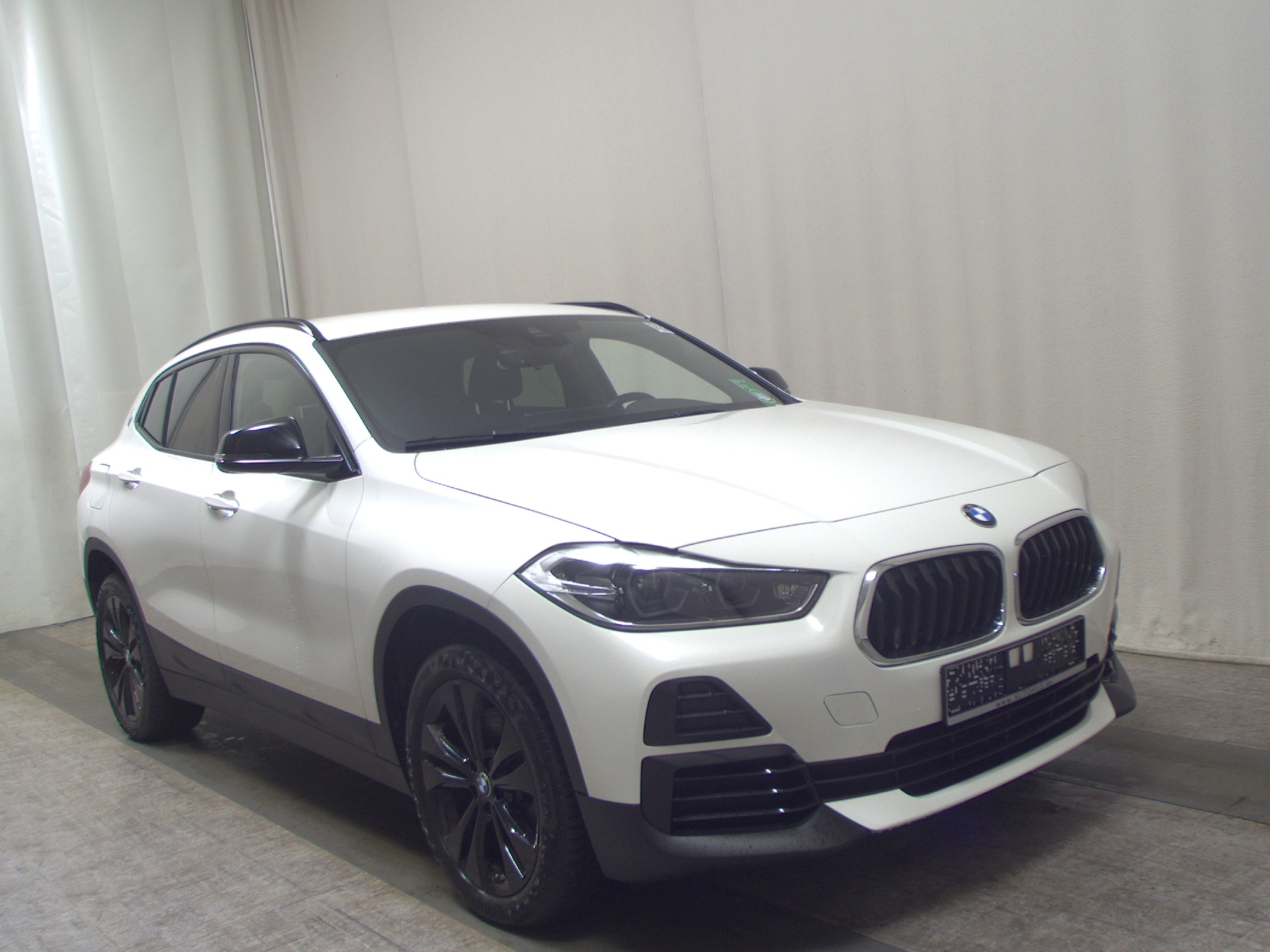 BMW X2 xDrive20d Advantage Navi LED HuD RFK AHK 3