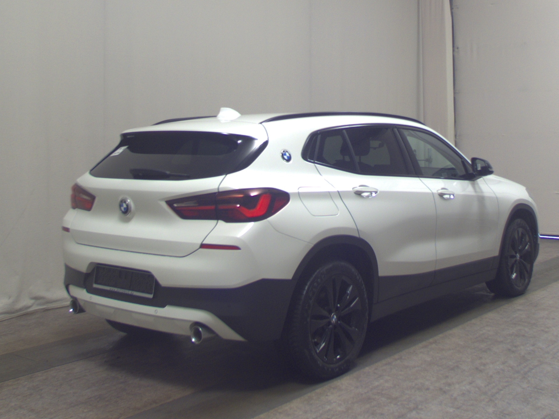 BMW X2 xDrive20d Advantage Navi LED HuD RFK AHK 4