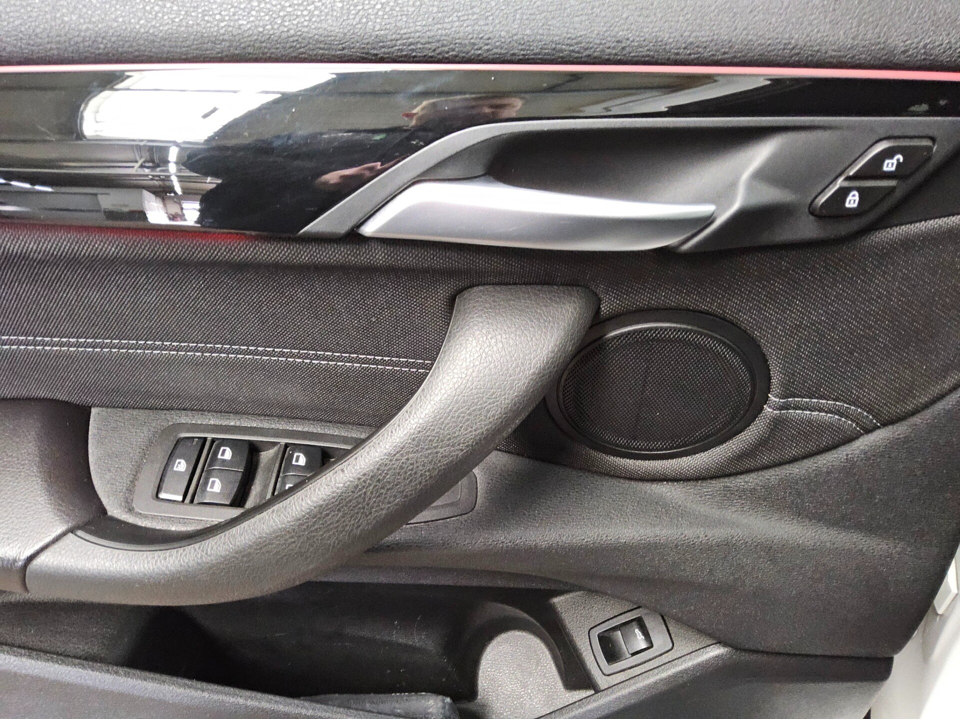 BMW X2 xDrive20d Advantage Navi LED HuD RFK AHK 9