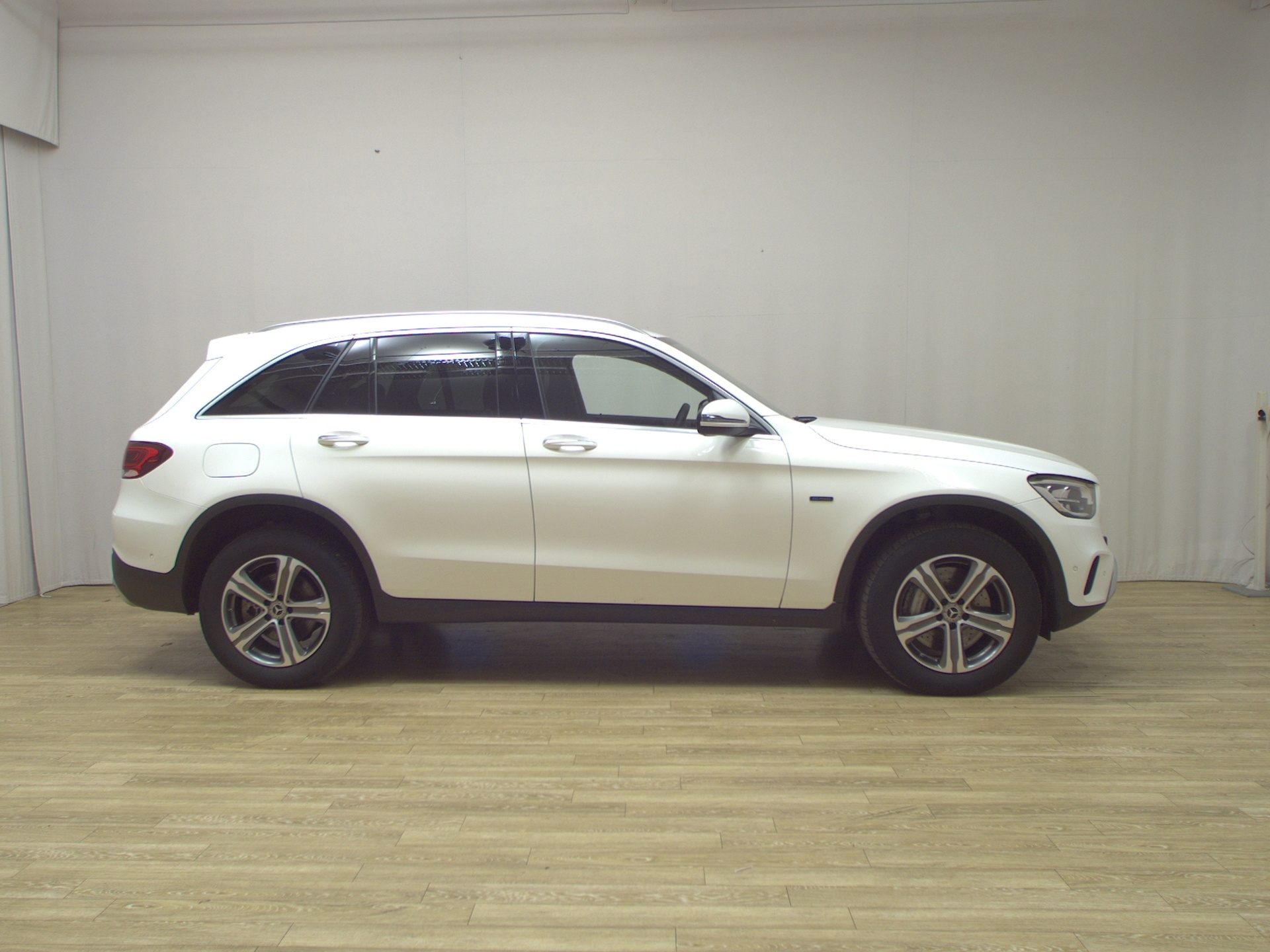 Mercedes-Benz GLC 300 e 4M Off-Road Leder Navi LED AHK RfK