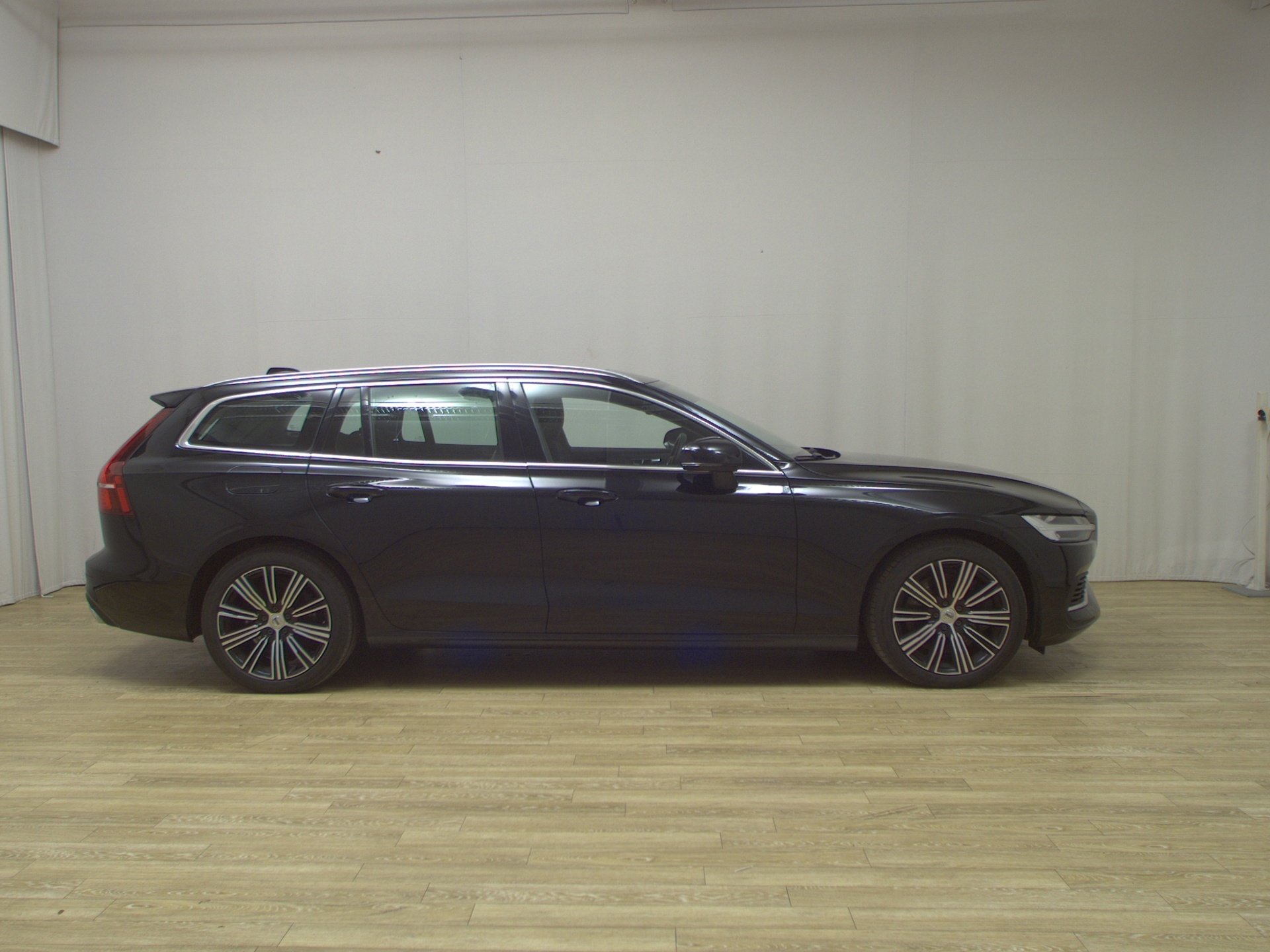 Volvo V60 T6 AWD Inscription Navi LED Pano Sound AHK