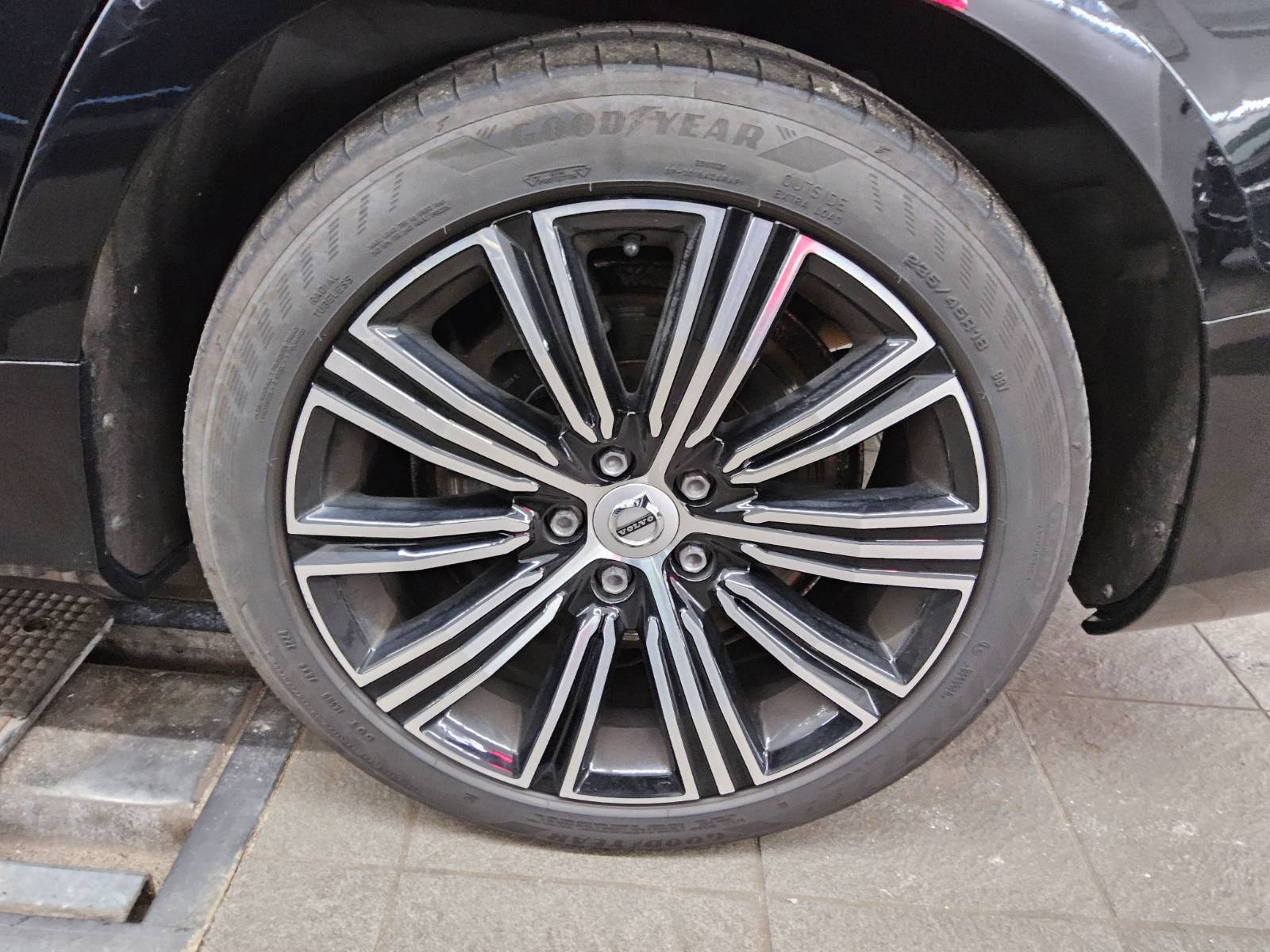 Volvo V60 T6 AWD Inscription Navi LED Pano Sound AHK 12