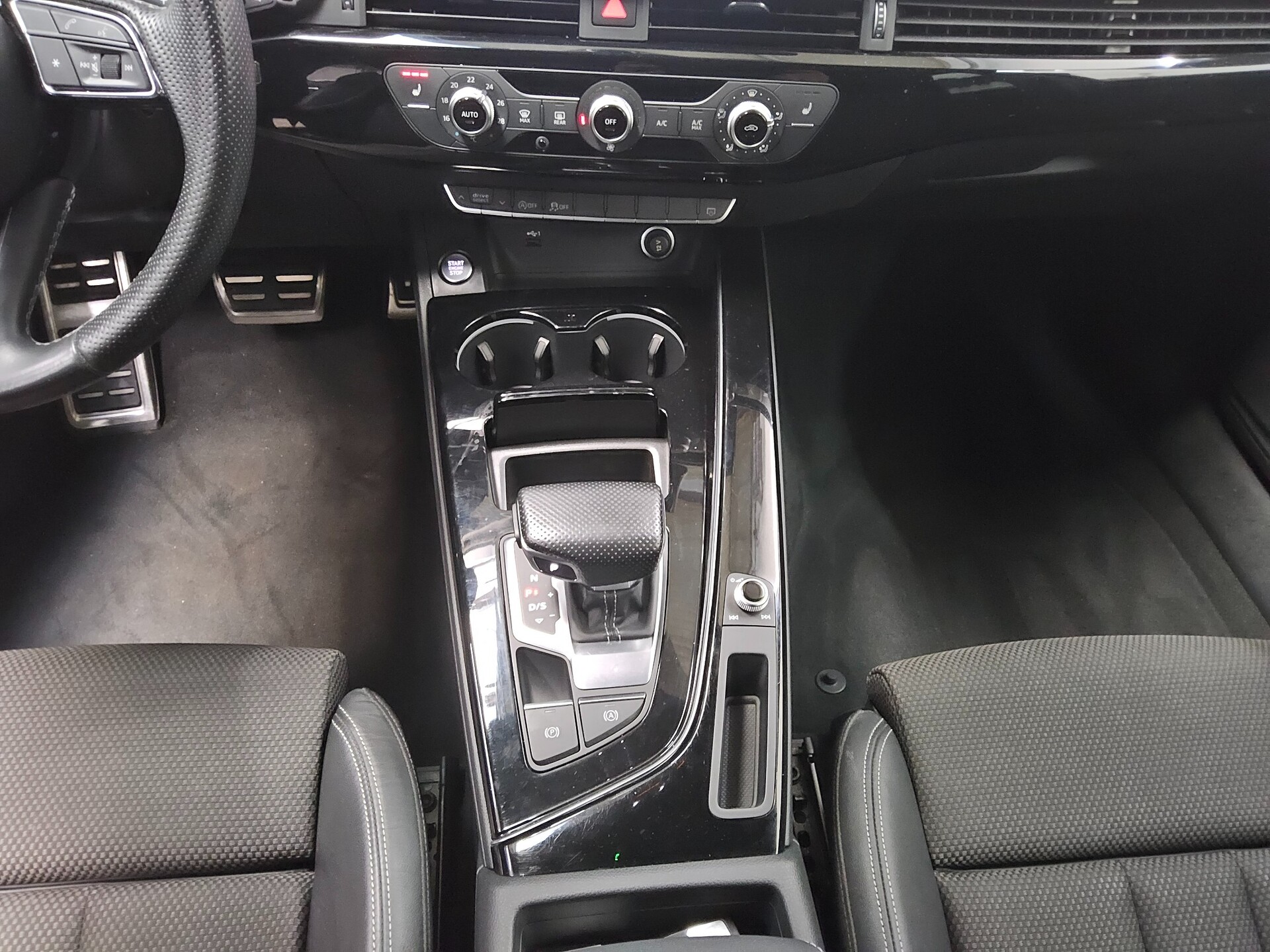 Audi A4 Avant 40 TDI S-Line T-Leder Navi LED 6