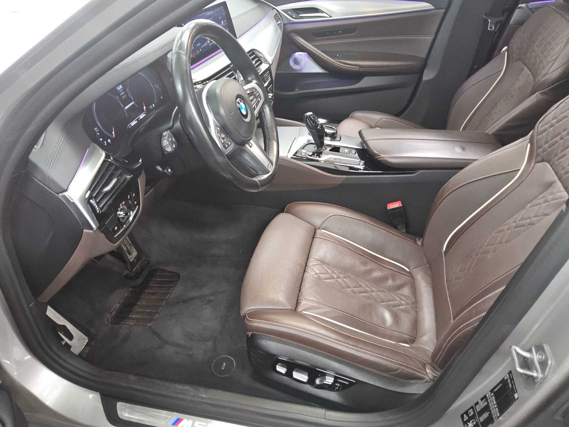 BMW M550 Touring xDr Navi LED Leder HuD Bowers Pano 9