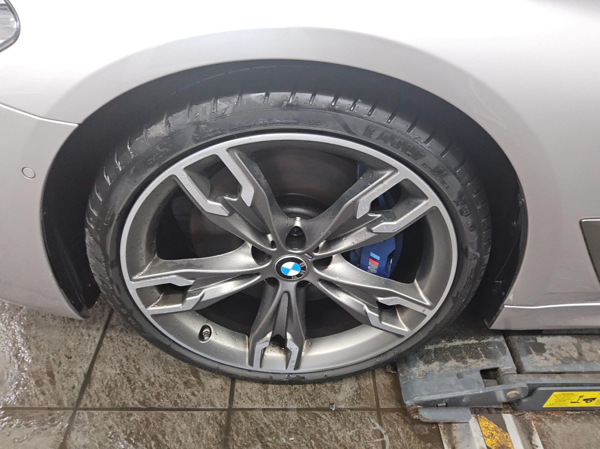 BMW M550 Touring xDr Navi LED Leder HuD Bowers Pano 11