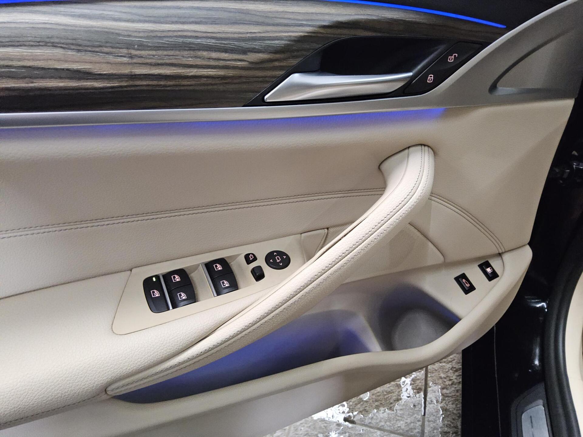 BMW 530e Luxury-Line Leder Navi HuD LED RfK ACC 9