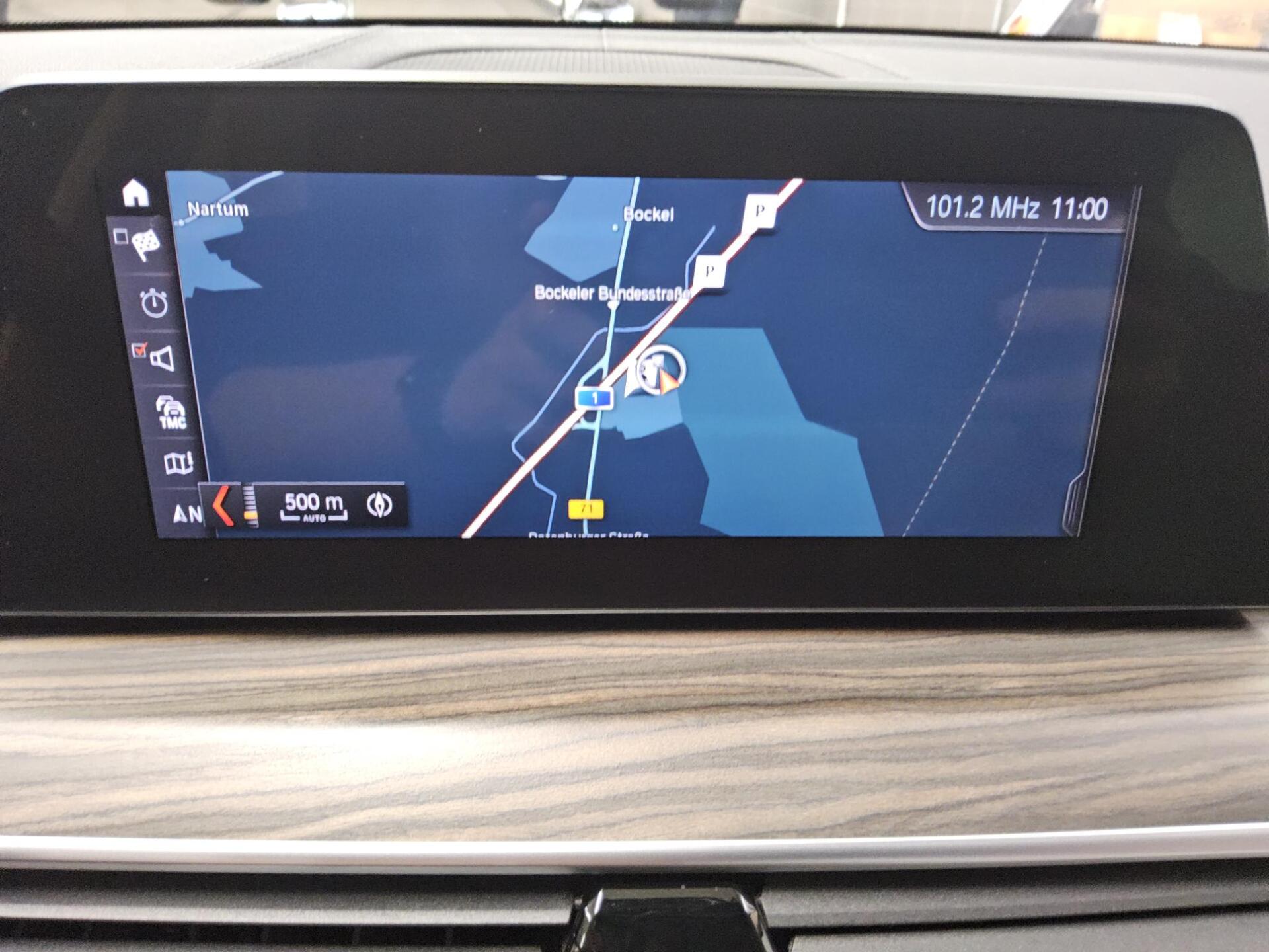BMW 530e Luxury-Line Leder Navi HuD LED RfK ACC 7