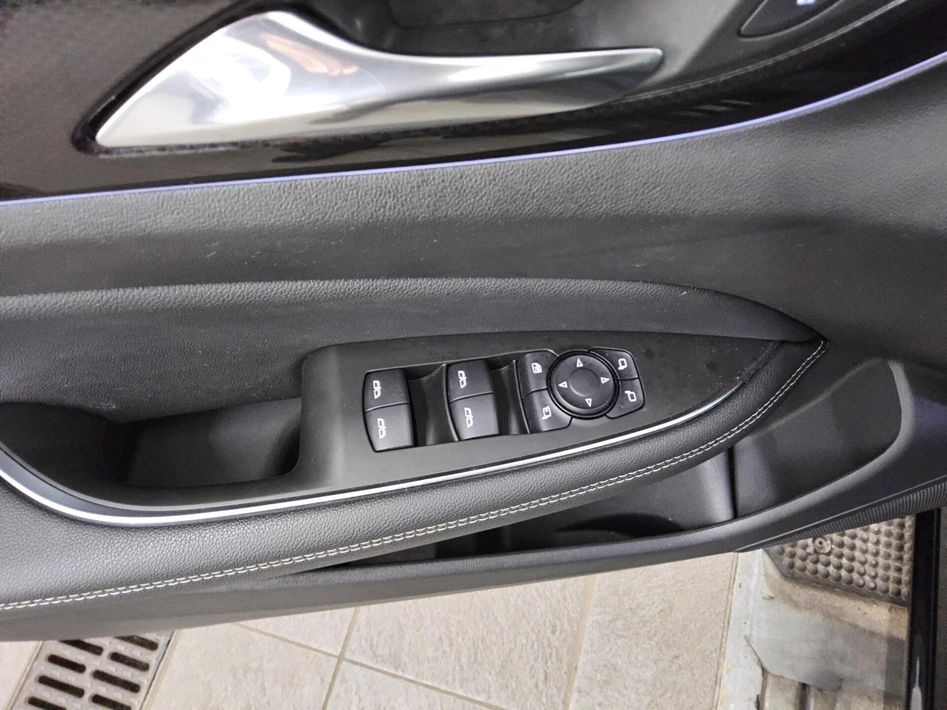 Opel Insignia ST 1.5 D Elegance Leder Navi LED AHK 9