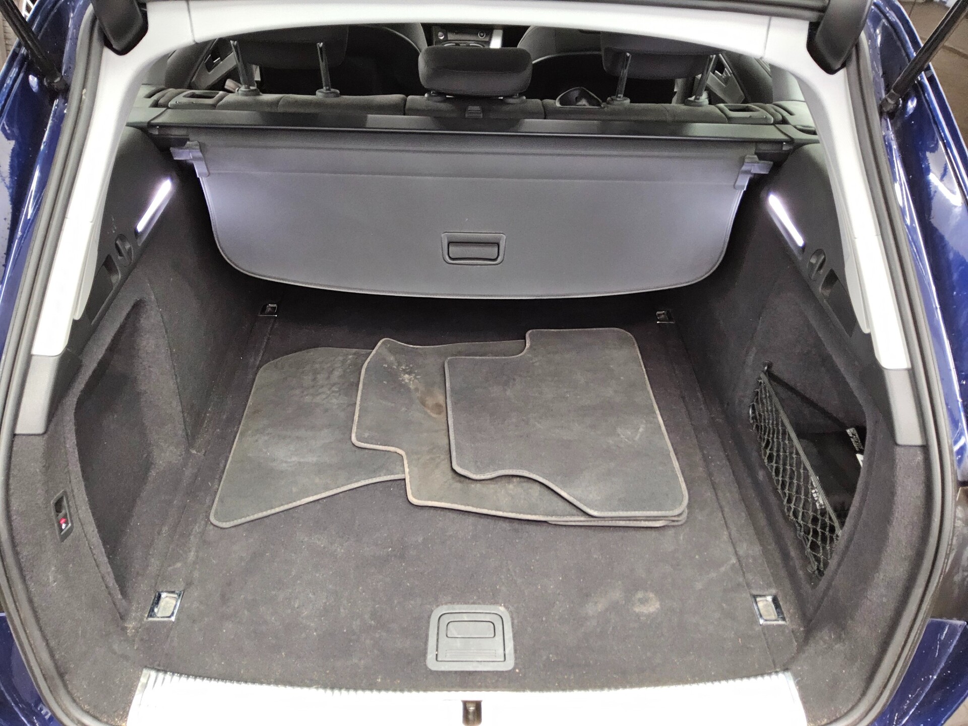 Audi A4 Avant 40 TDI Qu. Navi LED RFK Pano 12