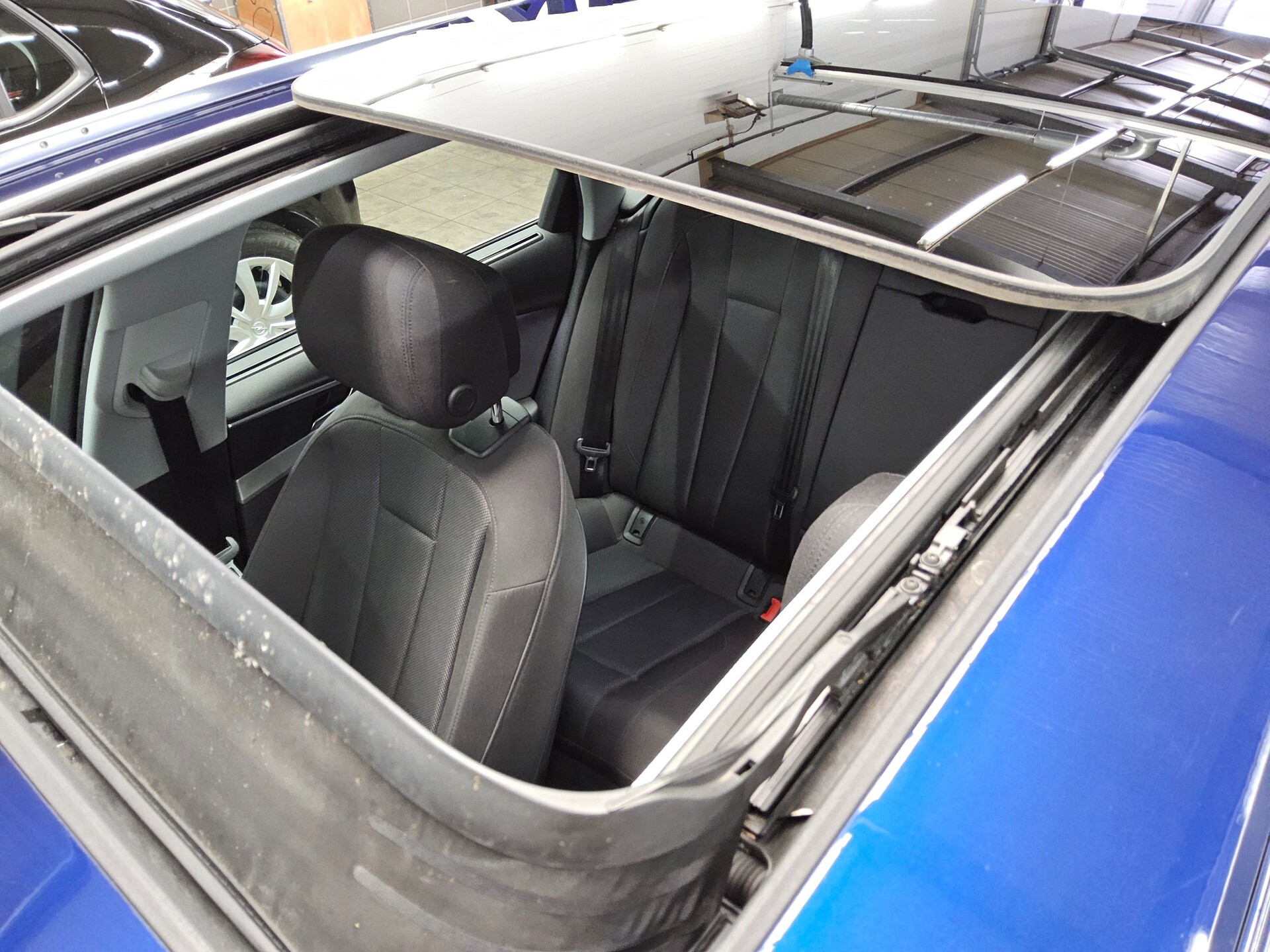 Audi A4 Avant 40 TDI Qu. Navi LED RFK Pano 11