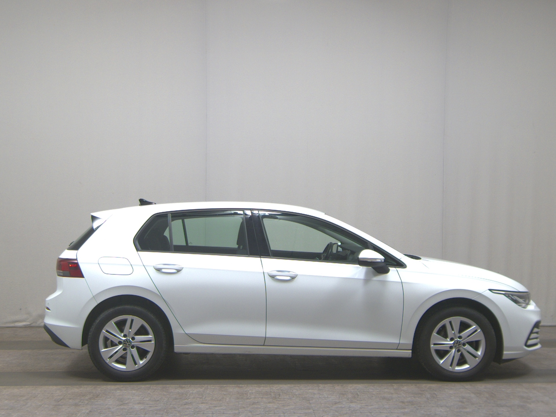 Volkswagen Golf-8 1.5 TSI Life Navi LED ACC PDC