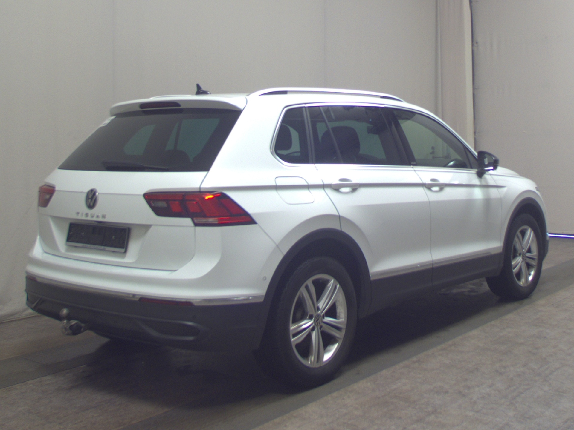 Volkswagen Tiguan 1.5 TSI Move AHK Navi DC Matrix RfK ACC 4