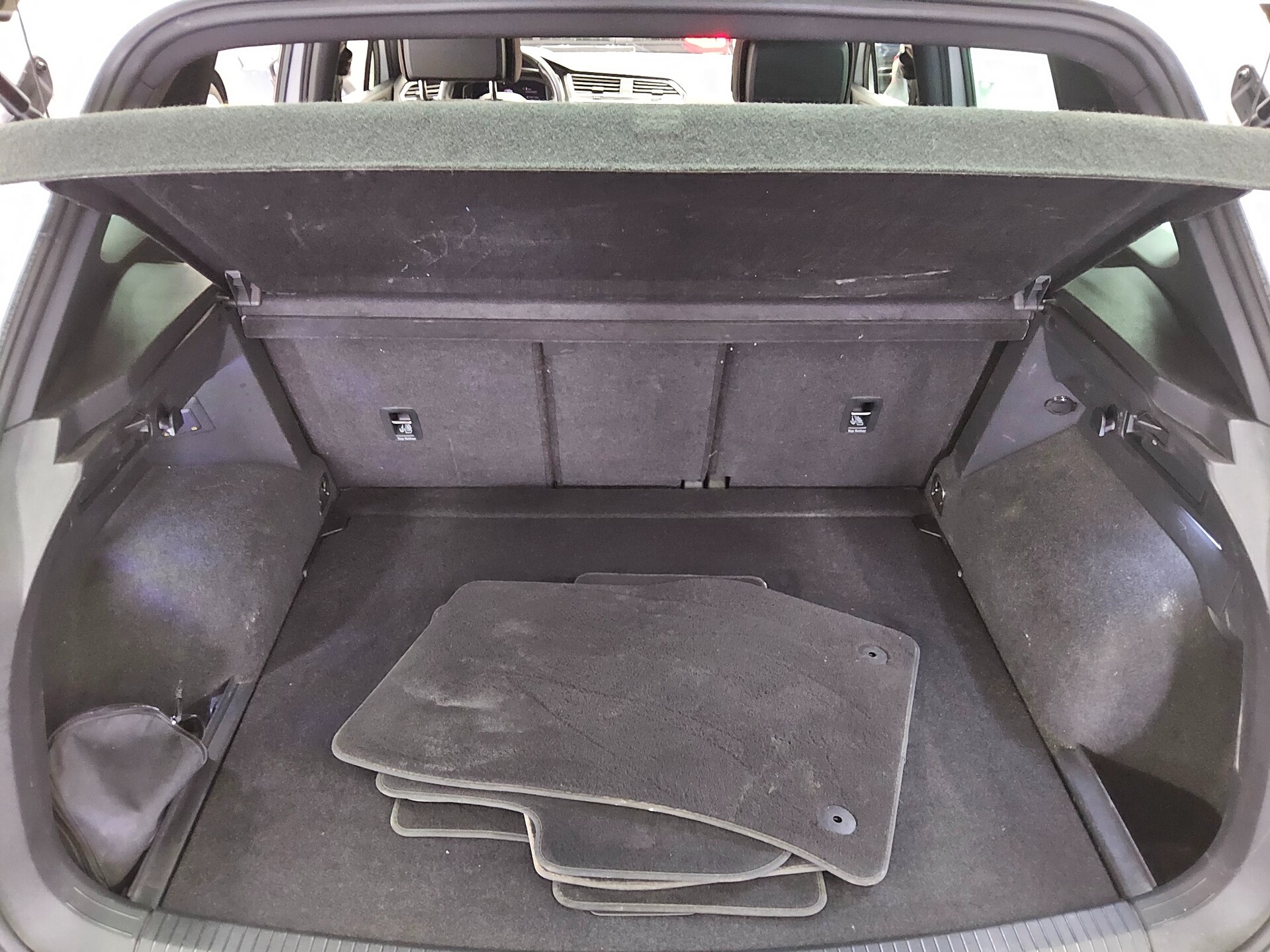 Volkswagen Tiguan 1.5 TSI Move AHK Navi DC Matrix RfK ACC 12