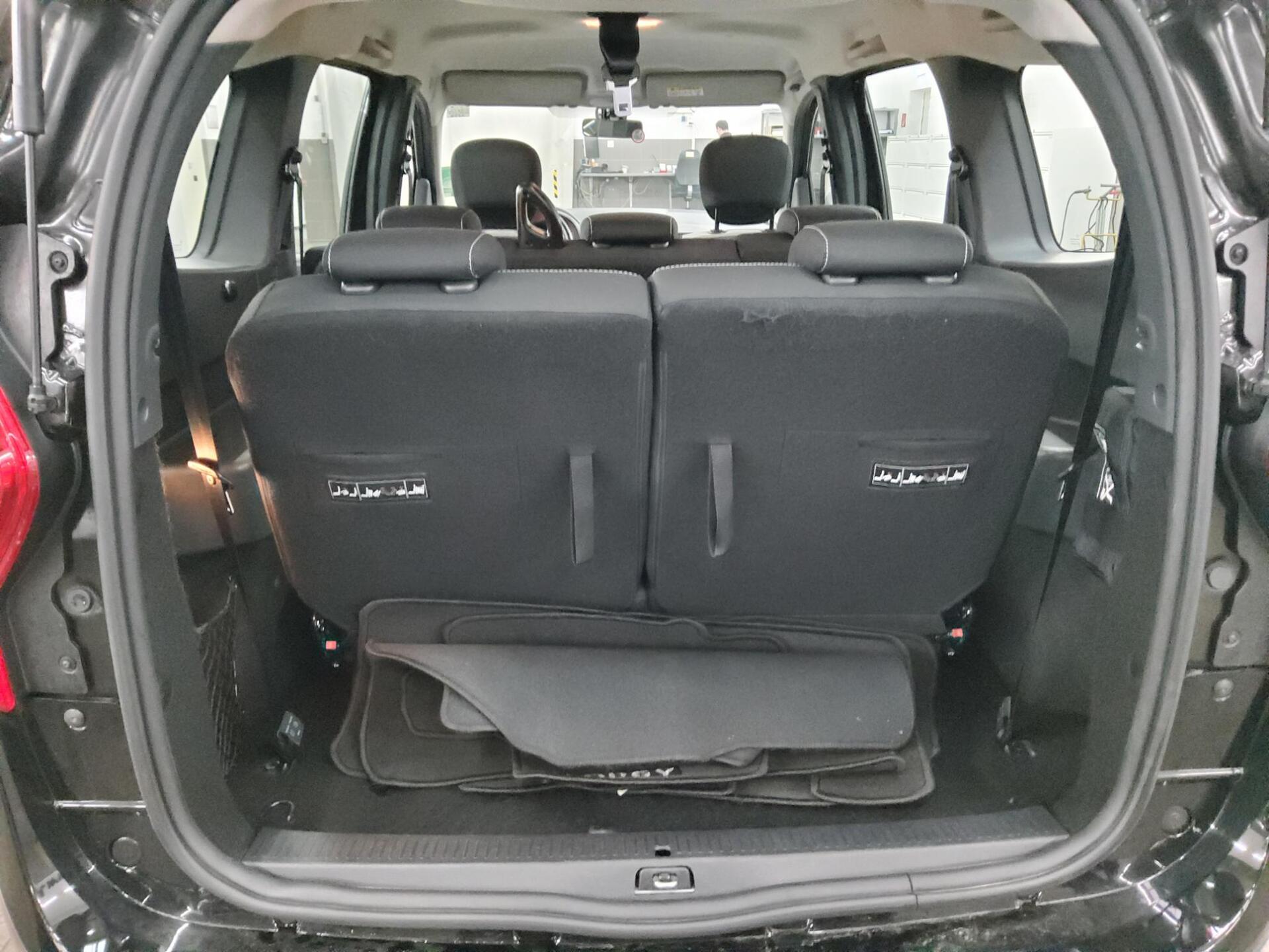 Dacia Lodgy 1.3 TCe 7-Sitze Navi BT SHZ 11